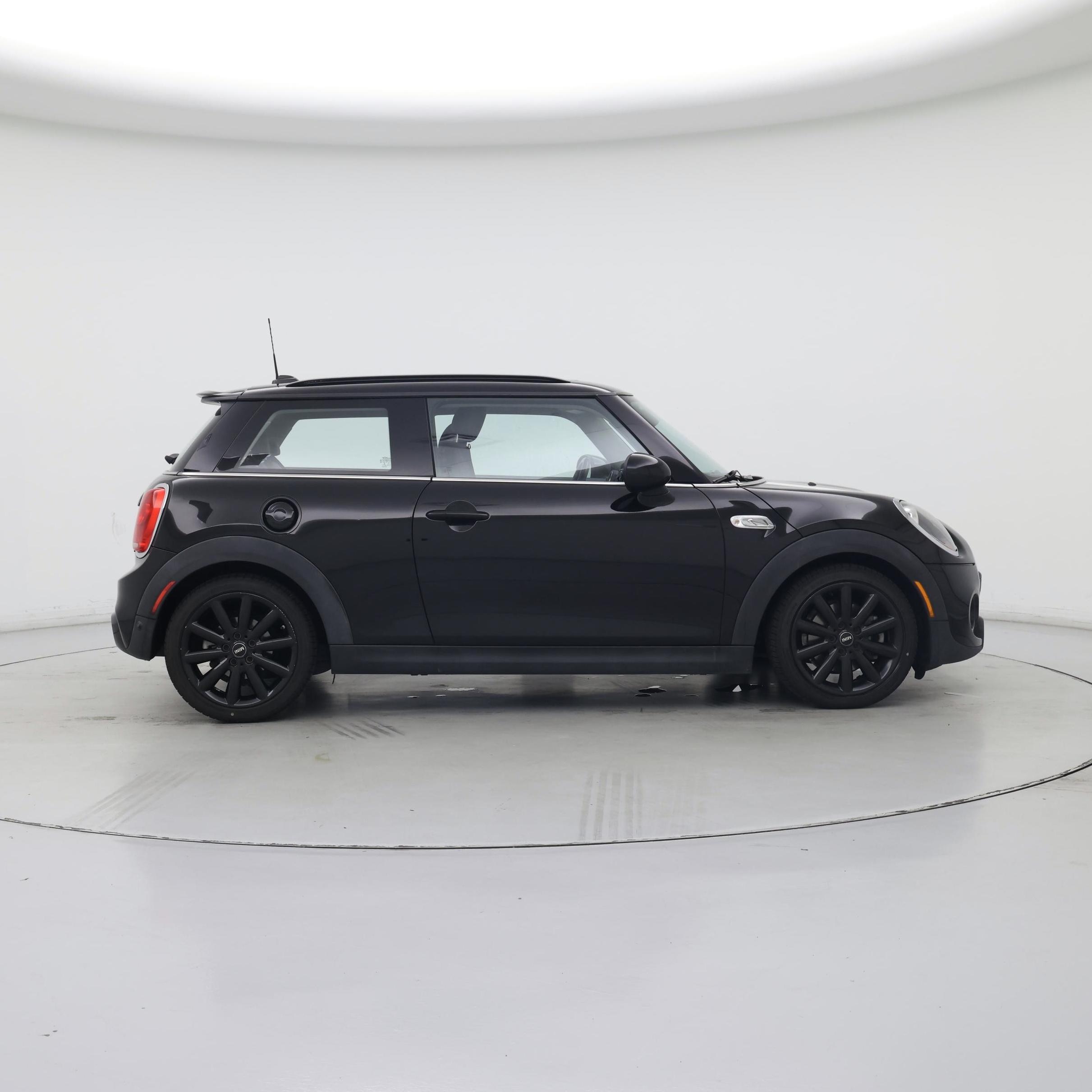 Thumbnail: 2017 MINI Cooper Hardtop - 7