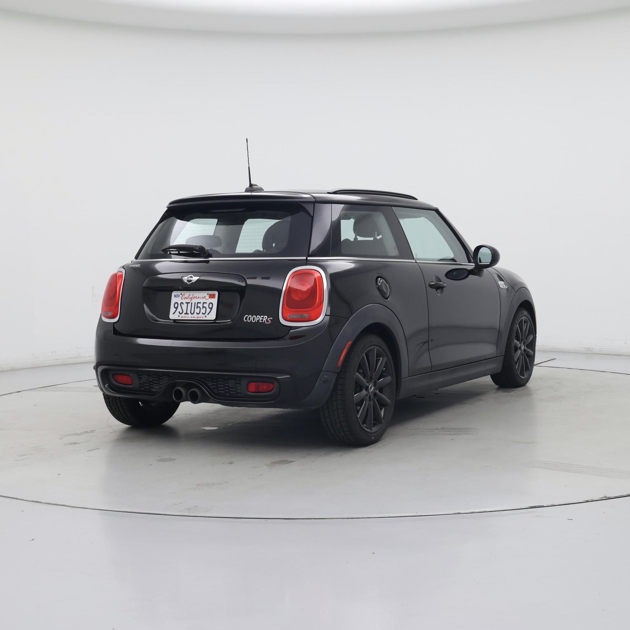Thumbnail: 2017 MINI Cooper Hardtop - 8