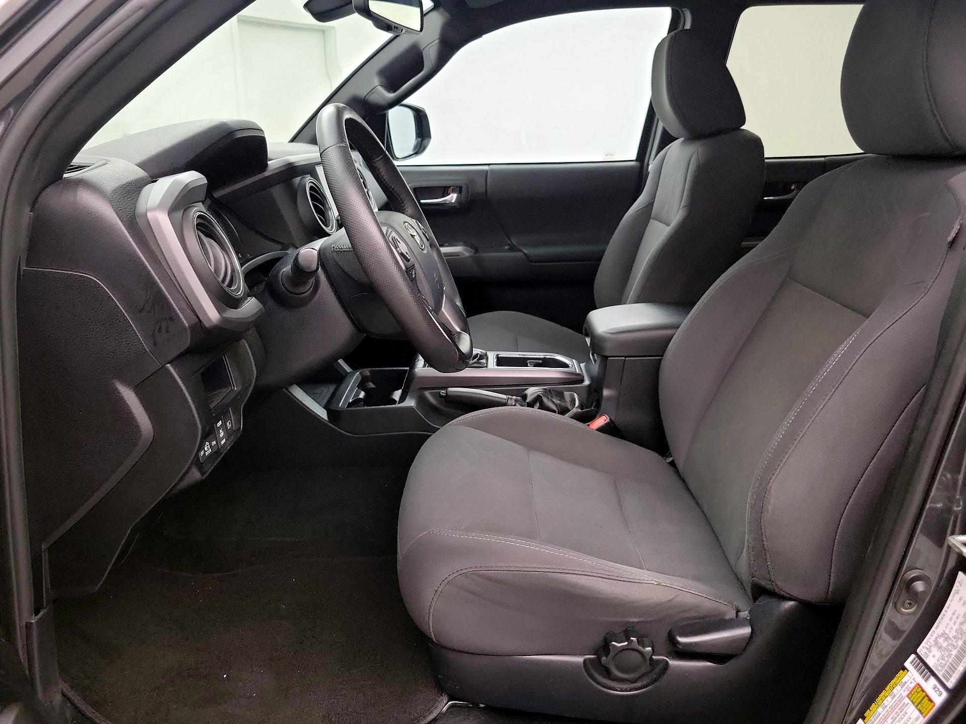 Thumbnail: 2019 Toyota Tacoma - 11