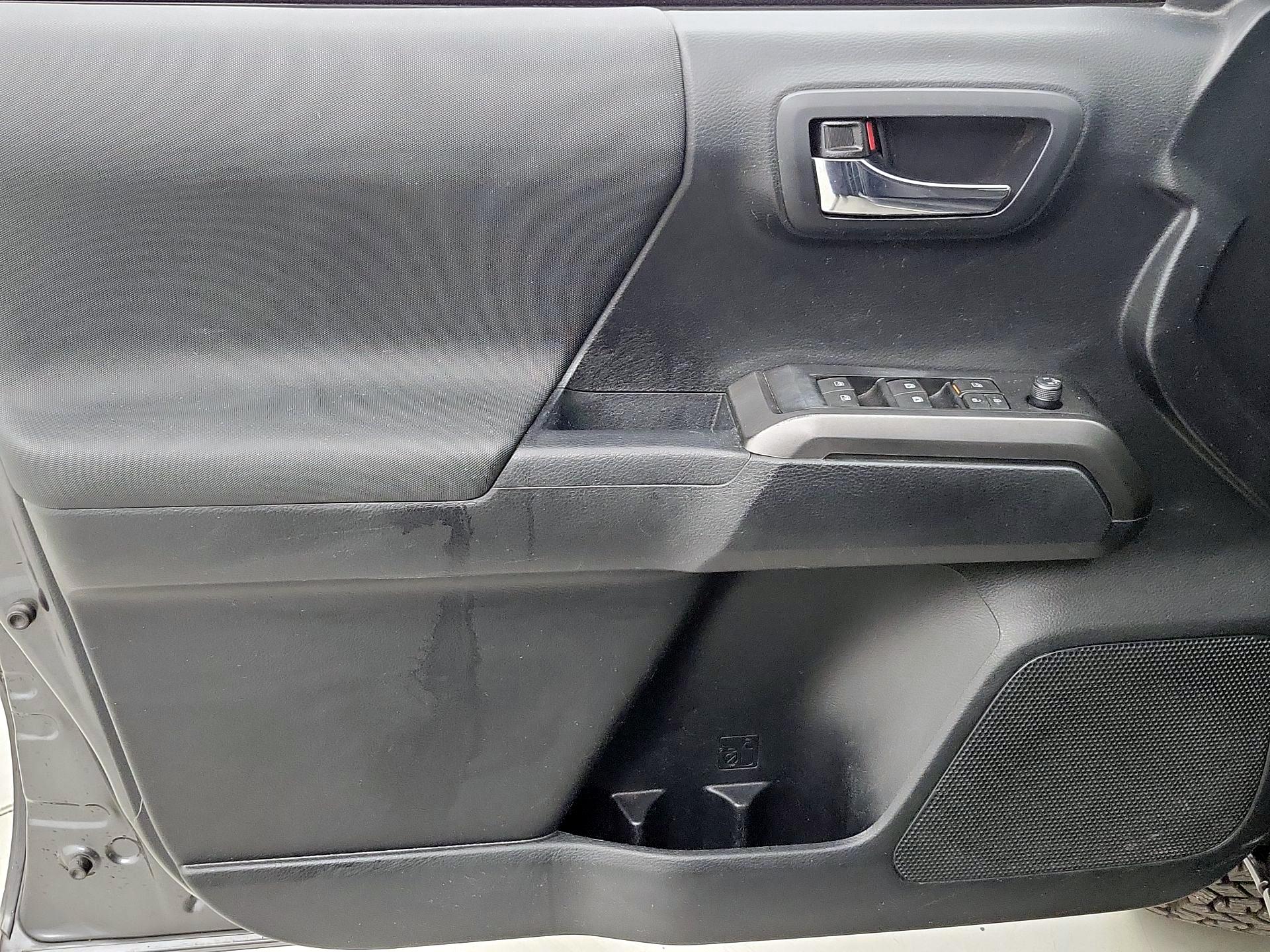 Thumbnail: 2019 Toyota Tacoma - 12