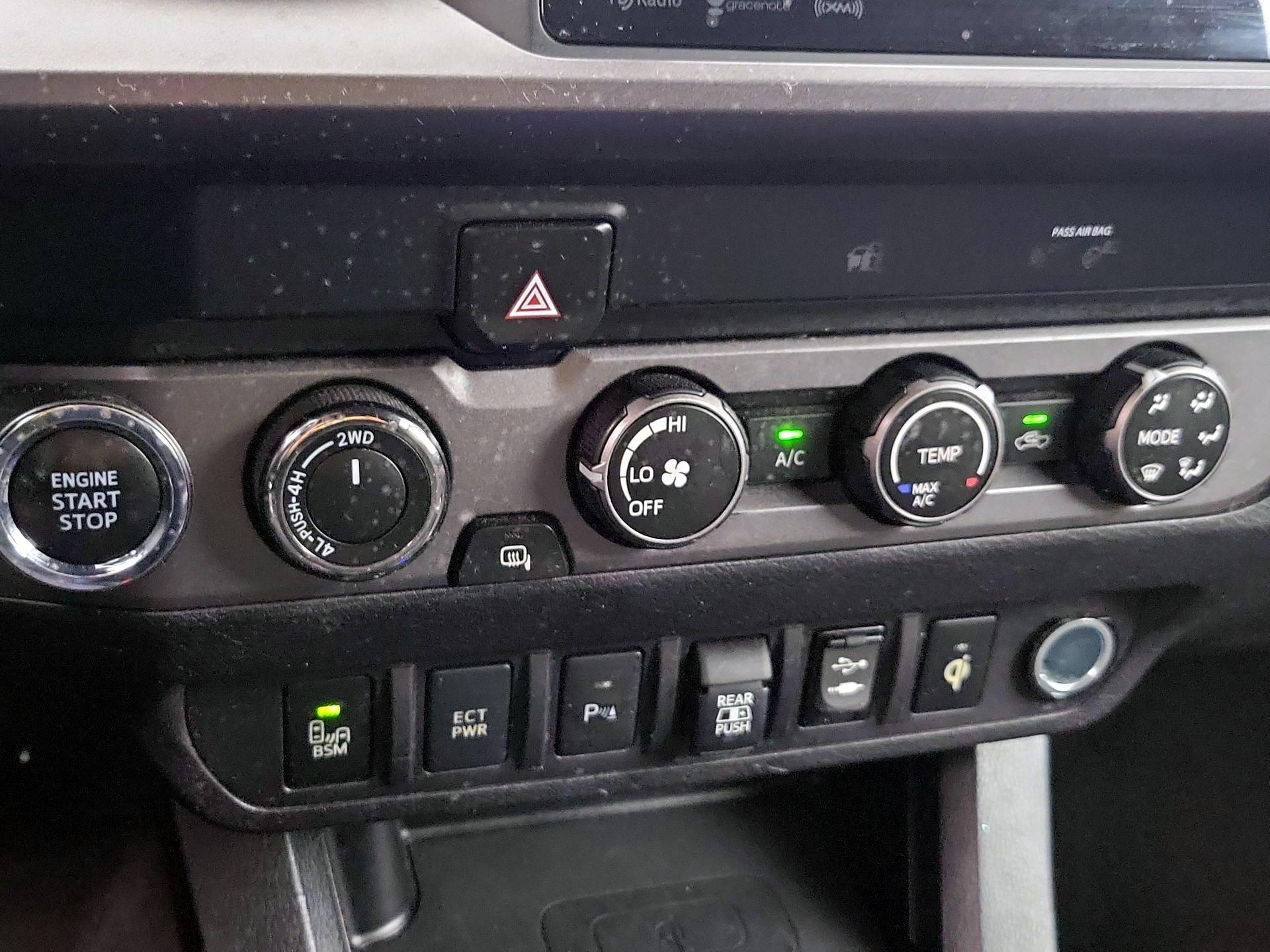 Thumbnail: 2019 Toyota Tacoma - 17