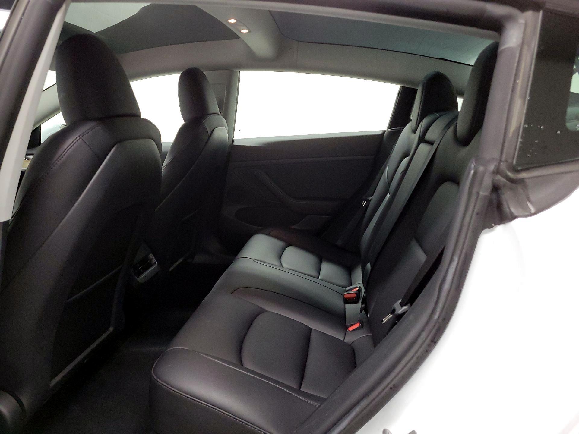 Thumbnail: 2023 Tesla Model 3 - 17