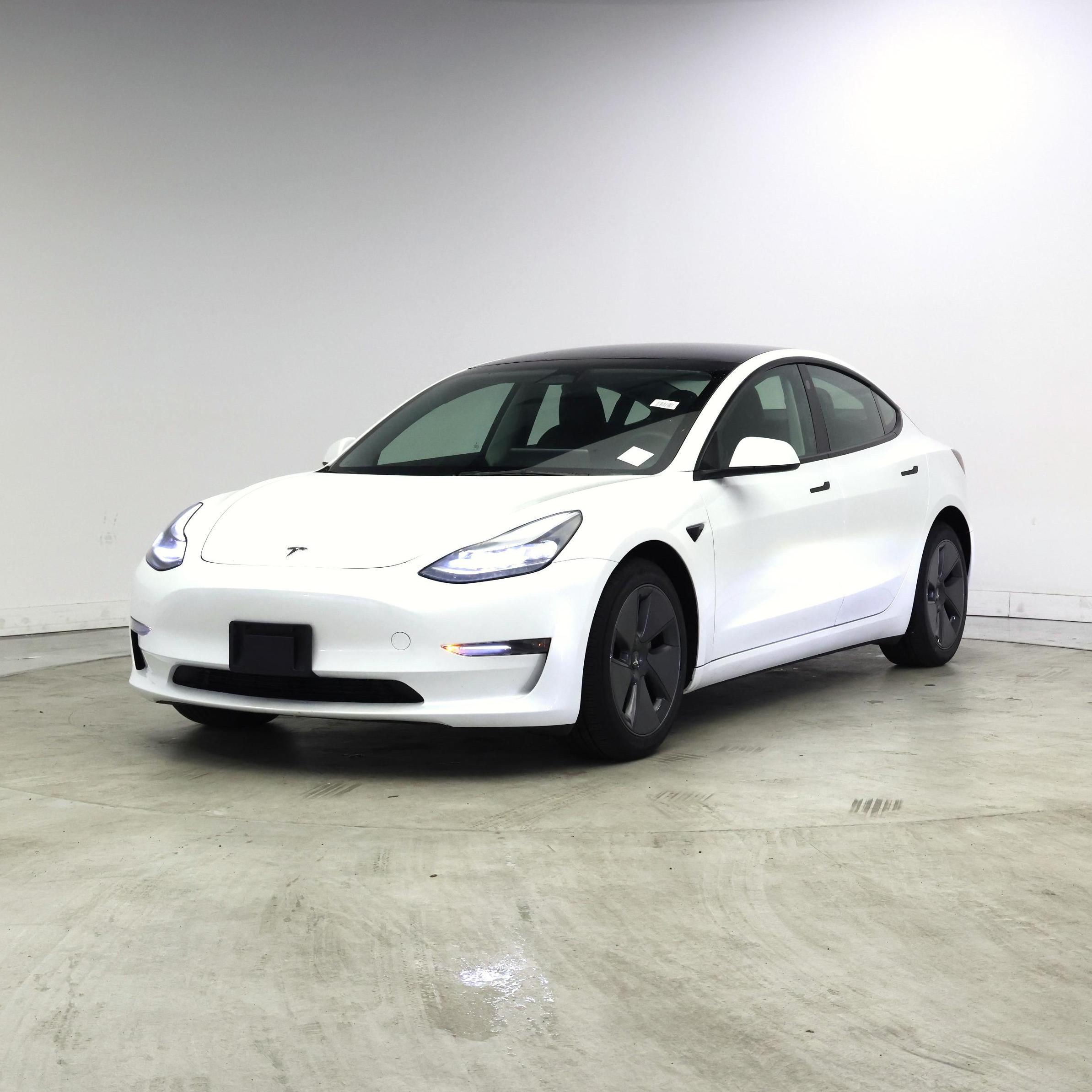Thumbnail: 2023 Tesla Model 3 - 4