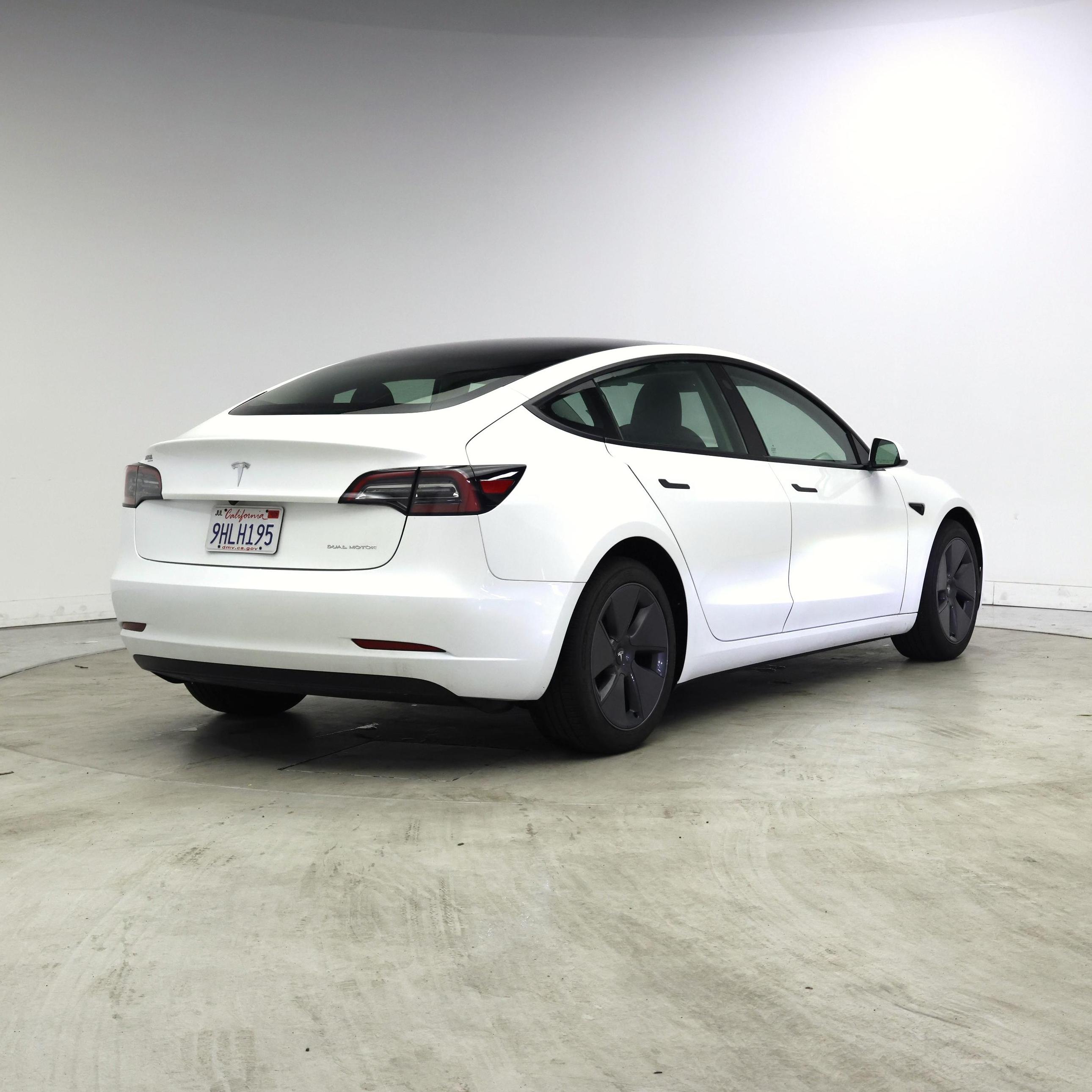 Thumbnail: 2023 Tesla Model 3 - 8