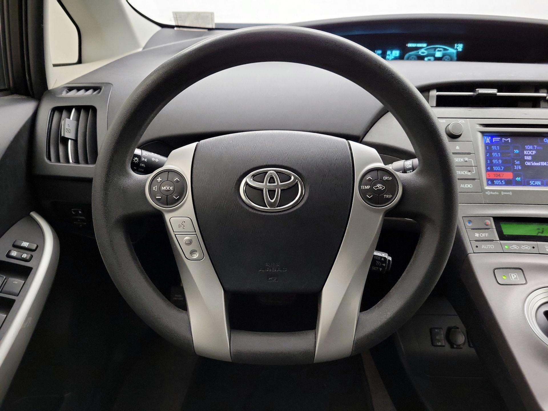 Thumbnail: 2015 Toyota Prius - 10