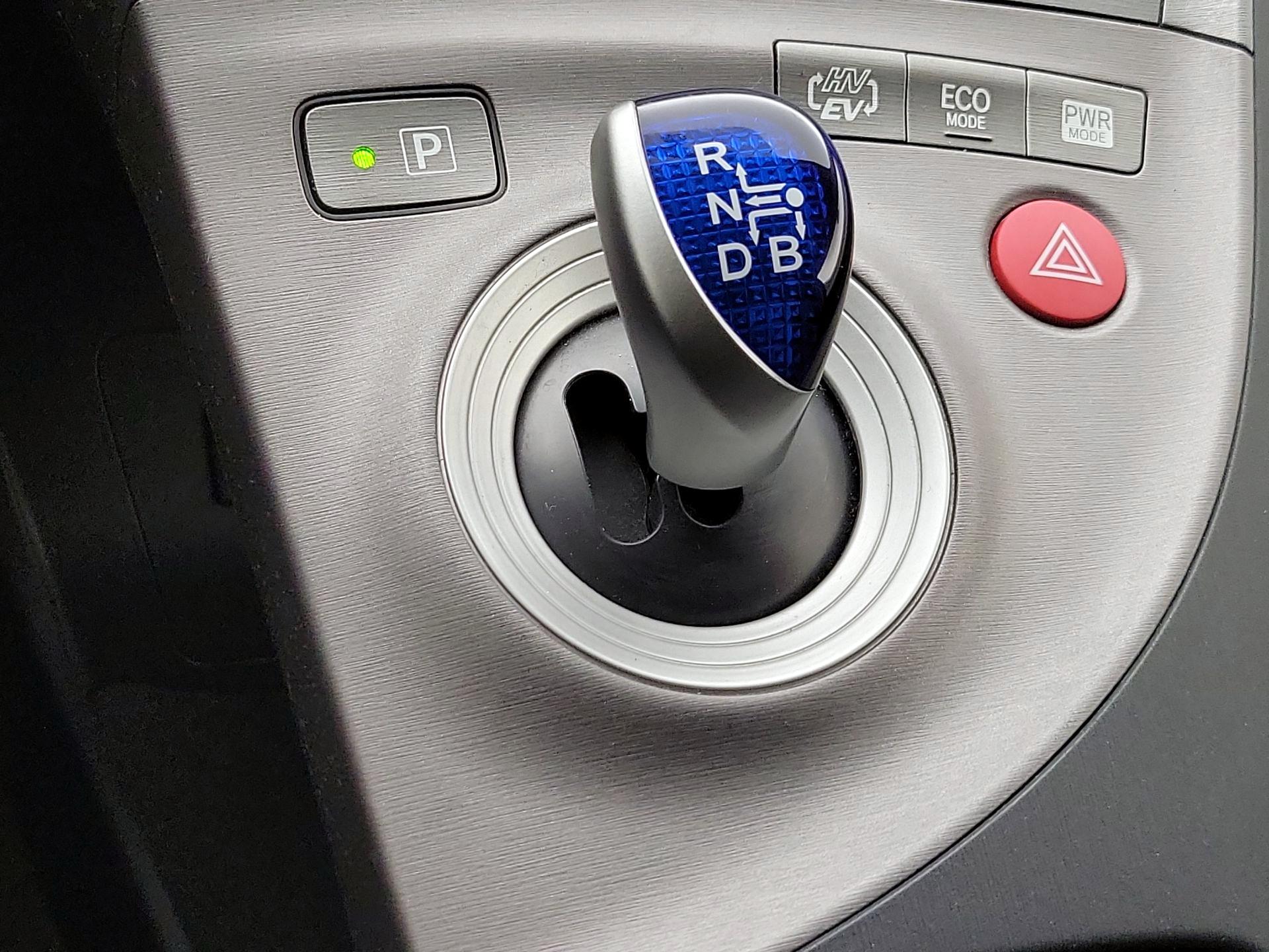 Thumbnail: 2015 Toyota Prius - 17