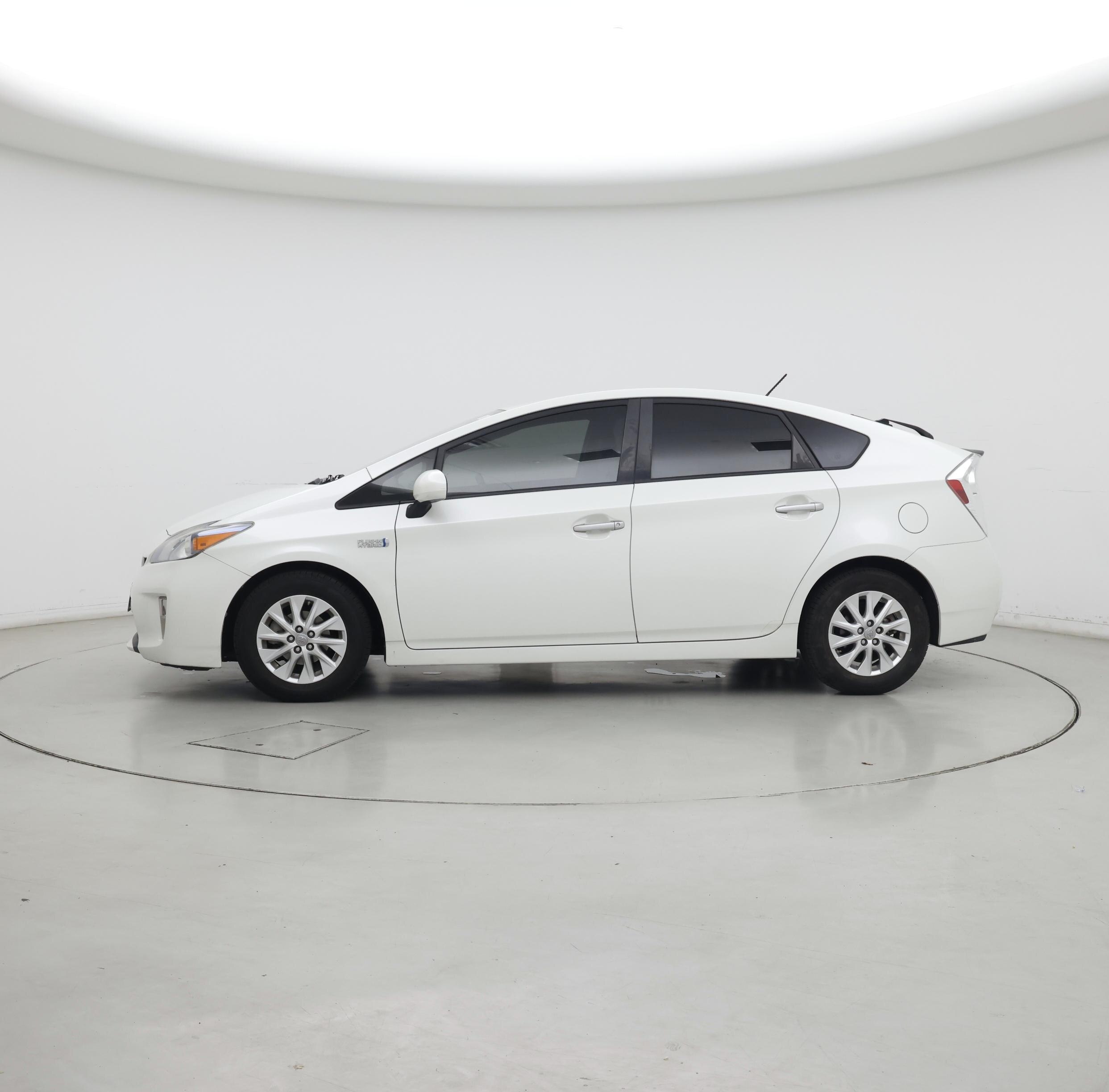 Thumbnail: 2015 Toyota Prius - 3