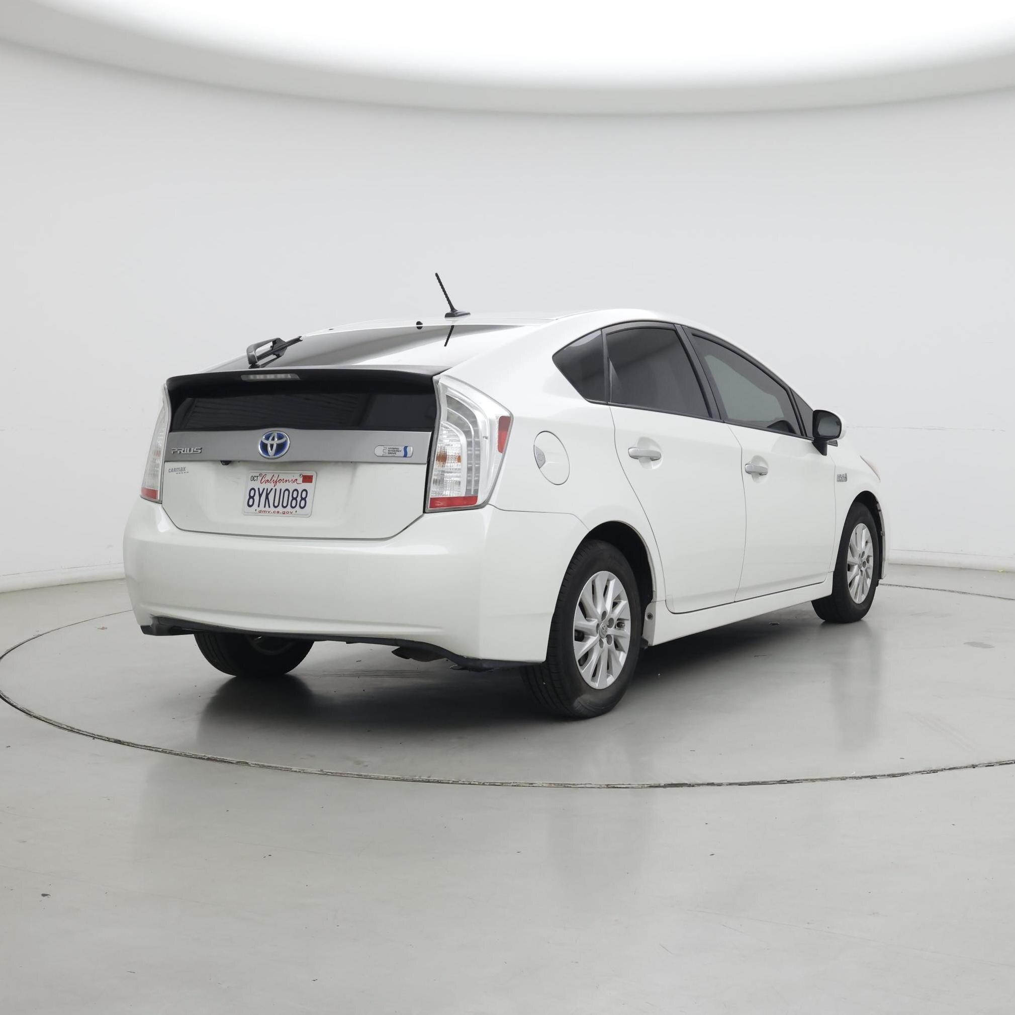 Thumbnail: 2015 Toyota Prius - 8