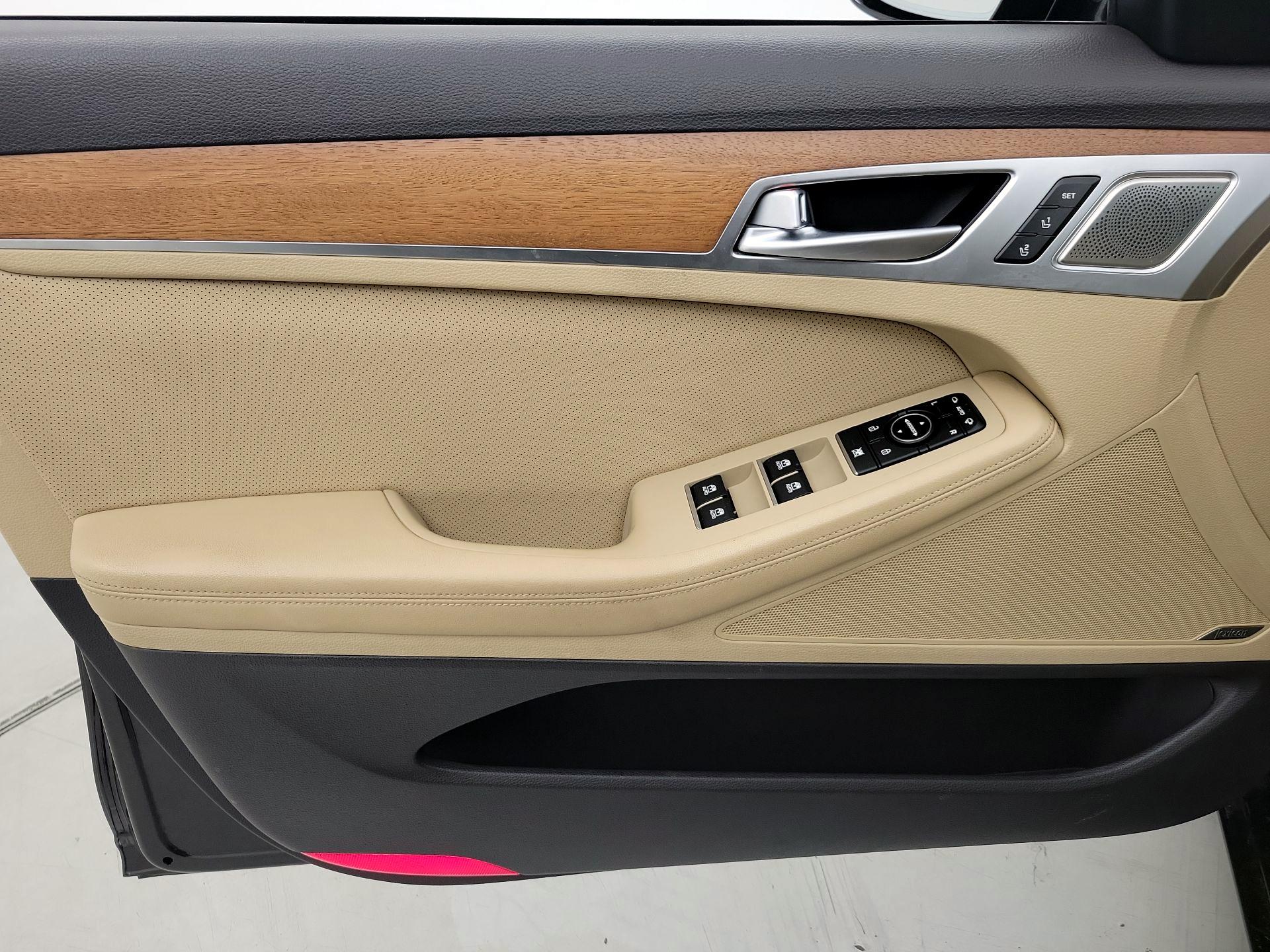 Thumbnail: 2019 Genesis G80 - 12