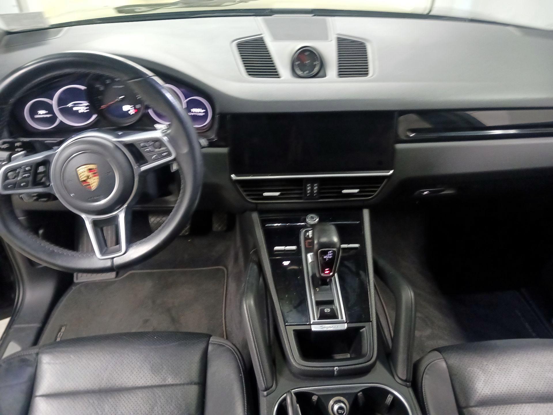 Thumbnail: 2021 Porsche Cayenne - 9