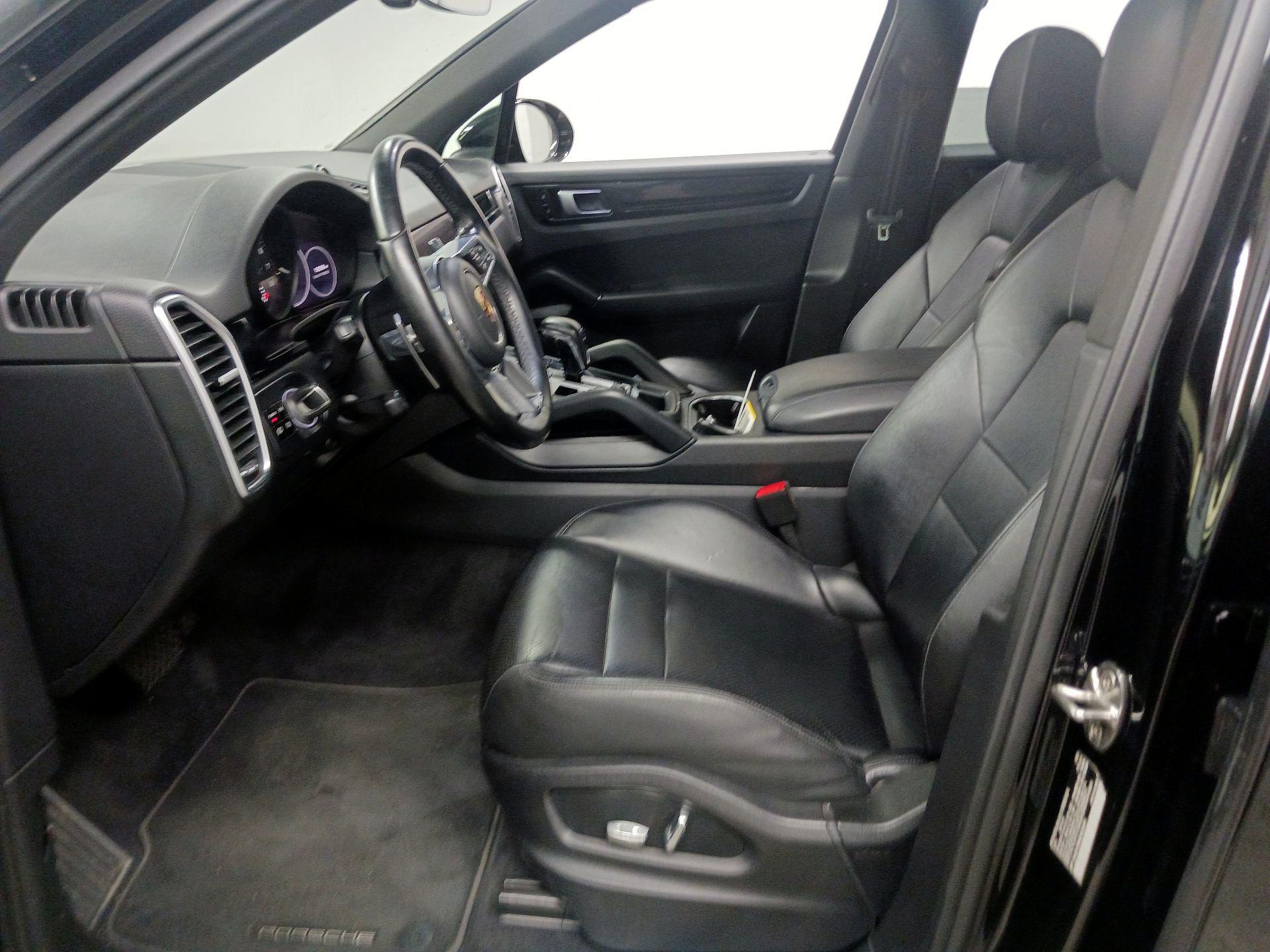 Thumbnail: 2021 Porsche Cayenne - 11