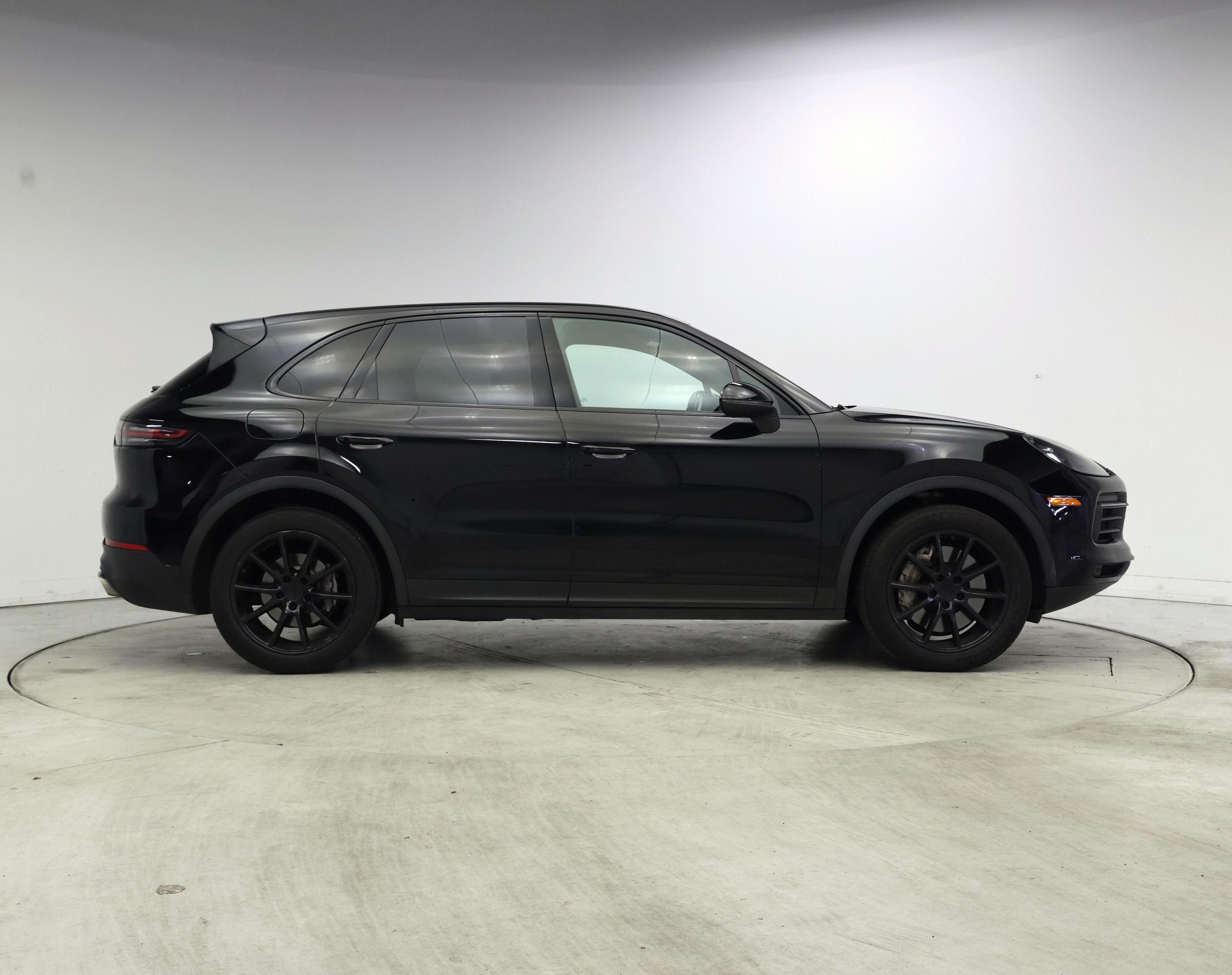 Thumbnail: 2021 Porsche Cayenne - 7