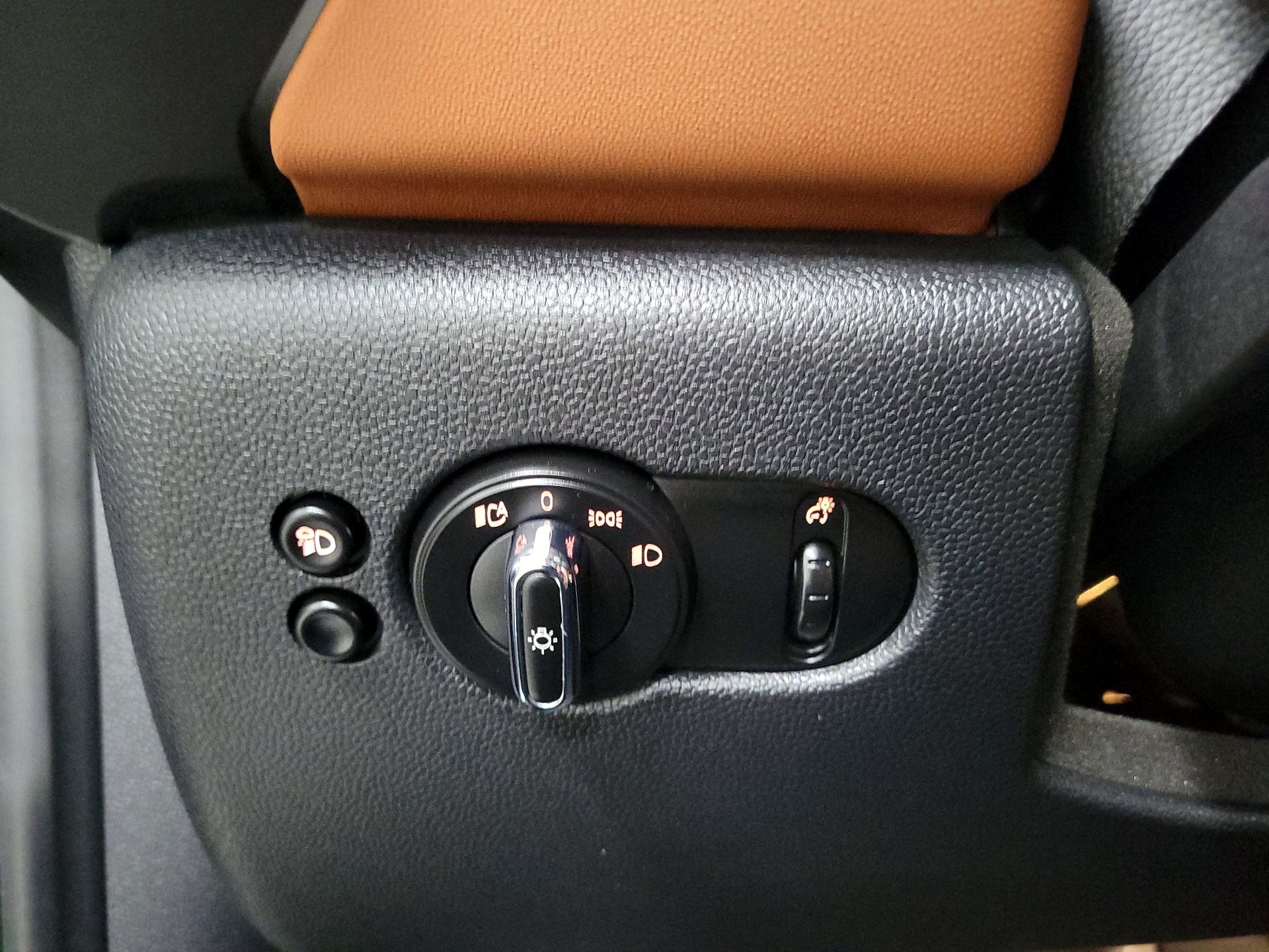 Thumbnail: 2022 MINI Cooper Hardtop - 13