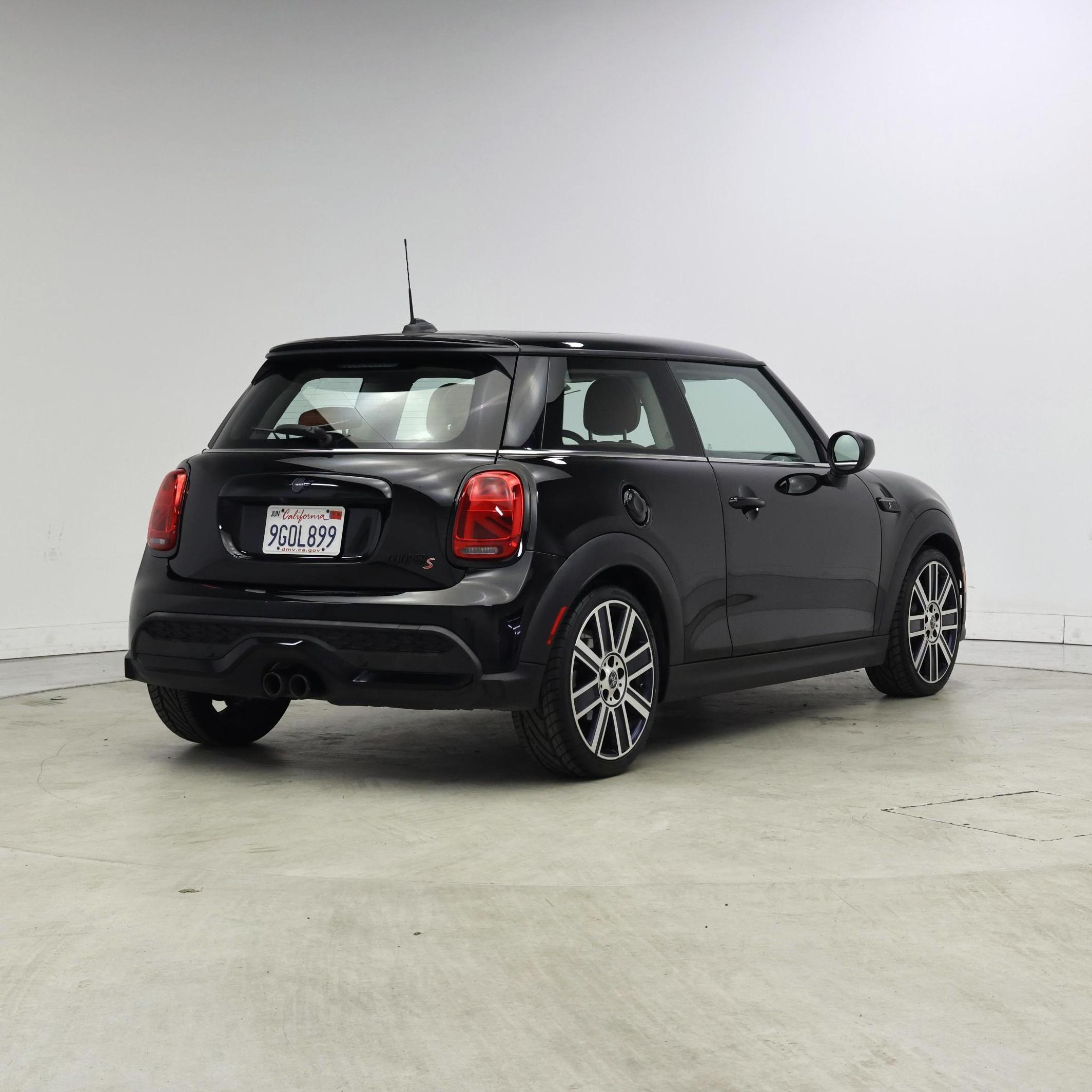 Thumbnail: 2022 MINI Cooper Hardtop - 8