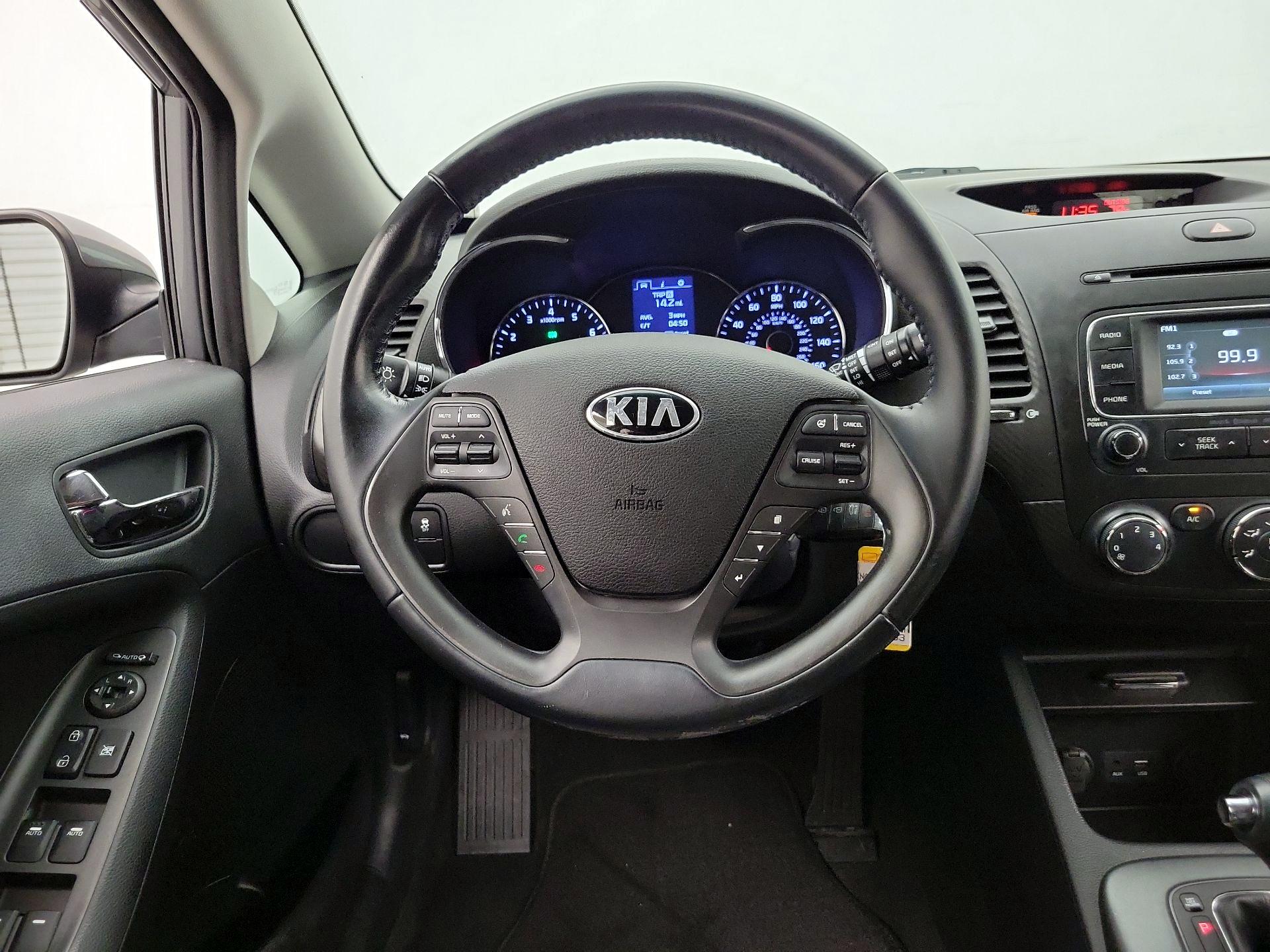 Thumbnail: 2016 Kia Forte - 10