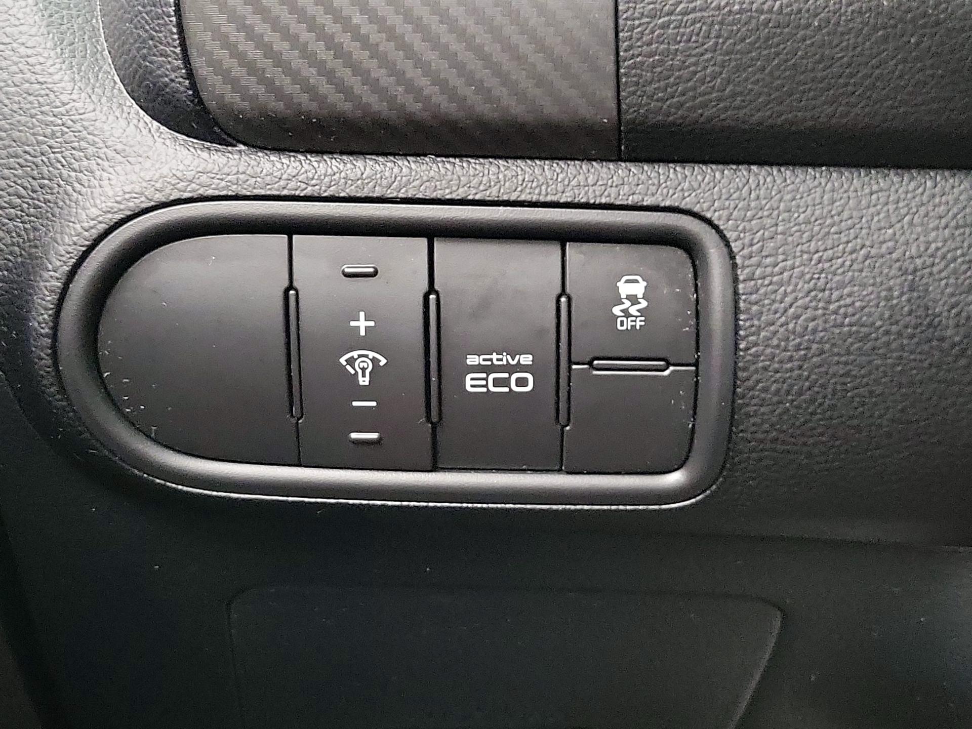 Thumbnail: 2016 Kia Forte - 13