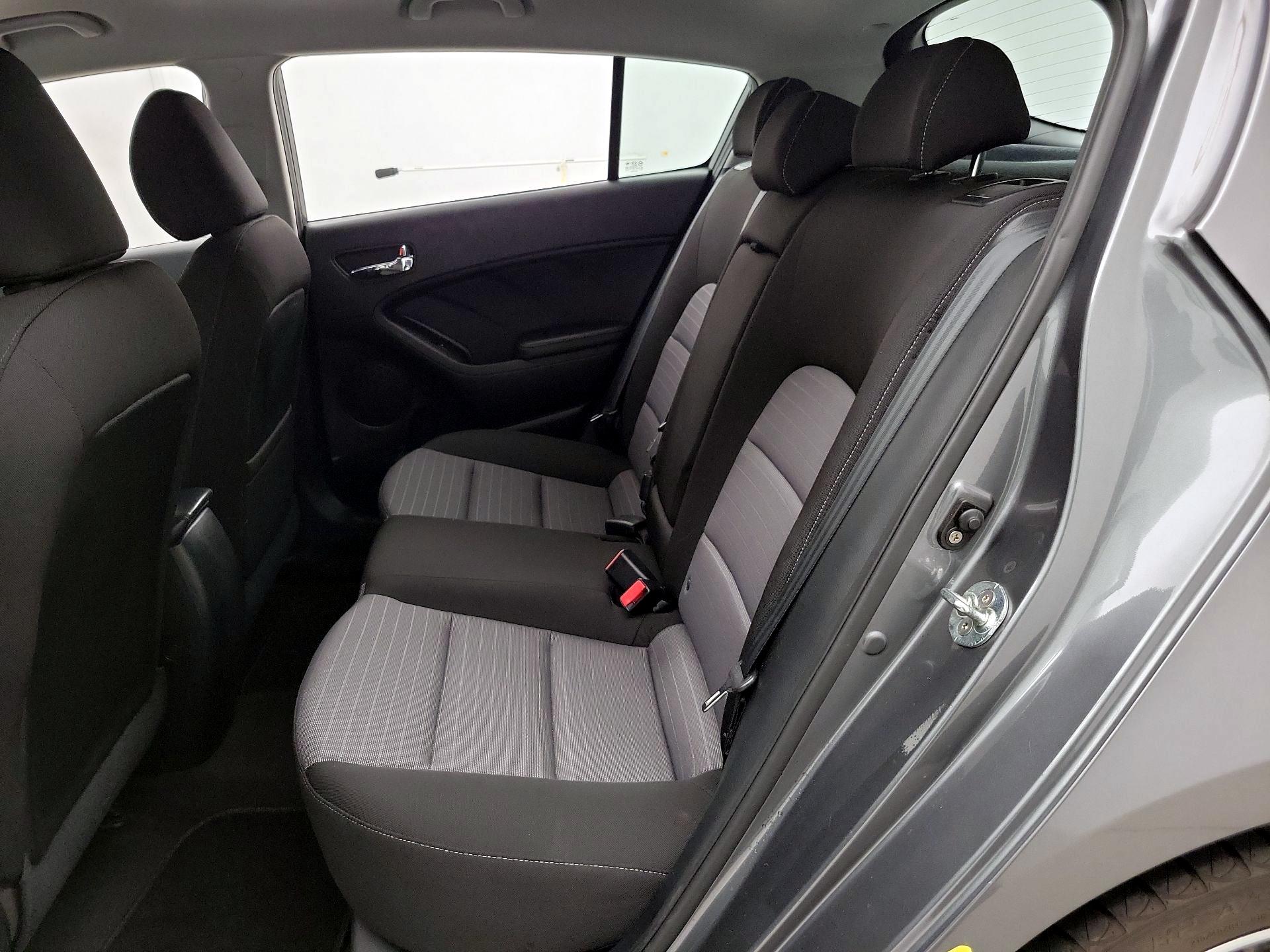 Thumbnail: 2016 Kia Forte - 19