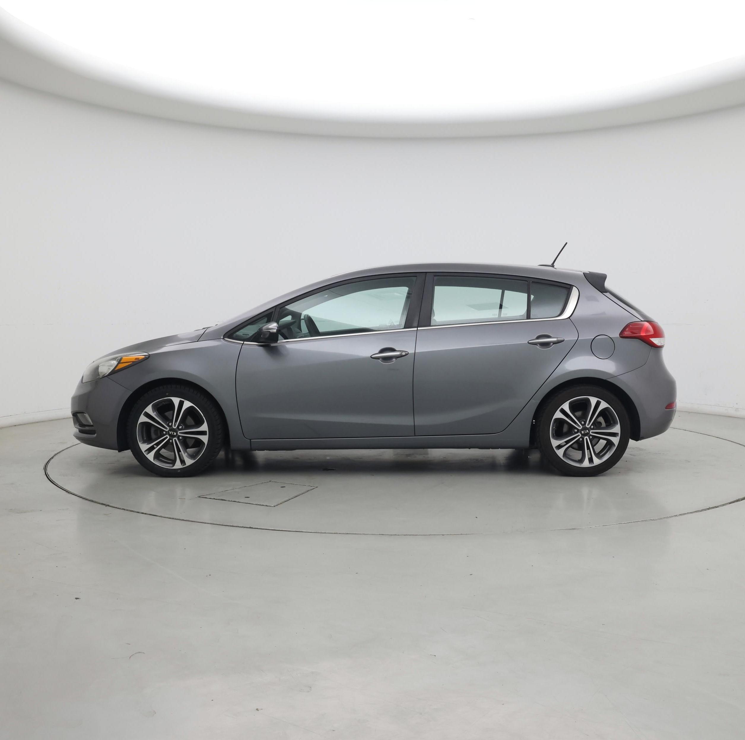 Thumbnail: 2016 Kia Forte - 3