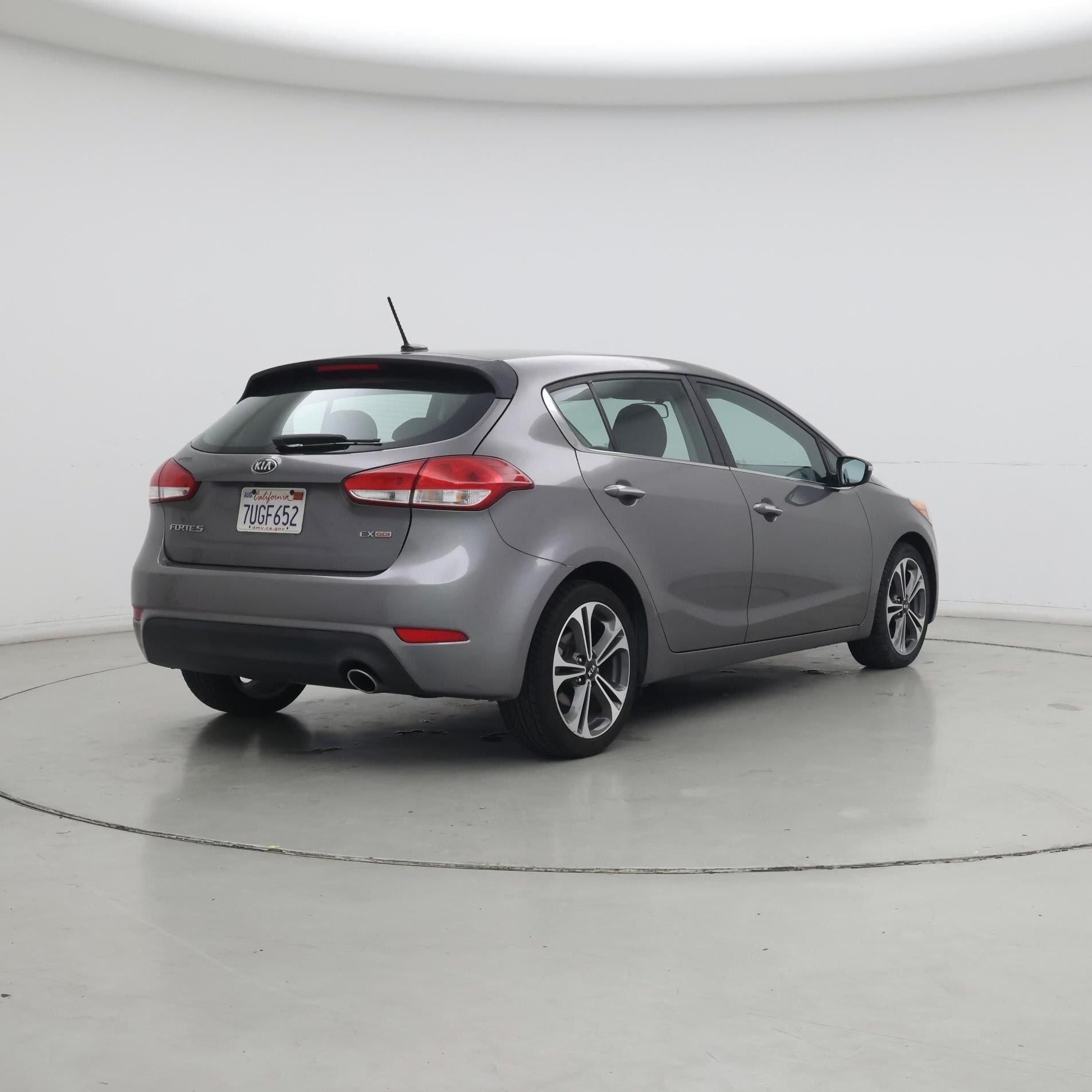 Thumbnail: 2016 Kia Forte - 8