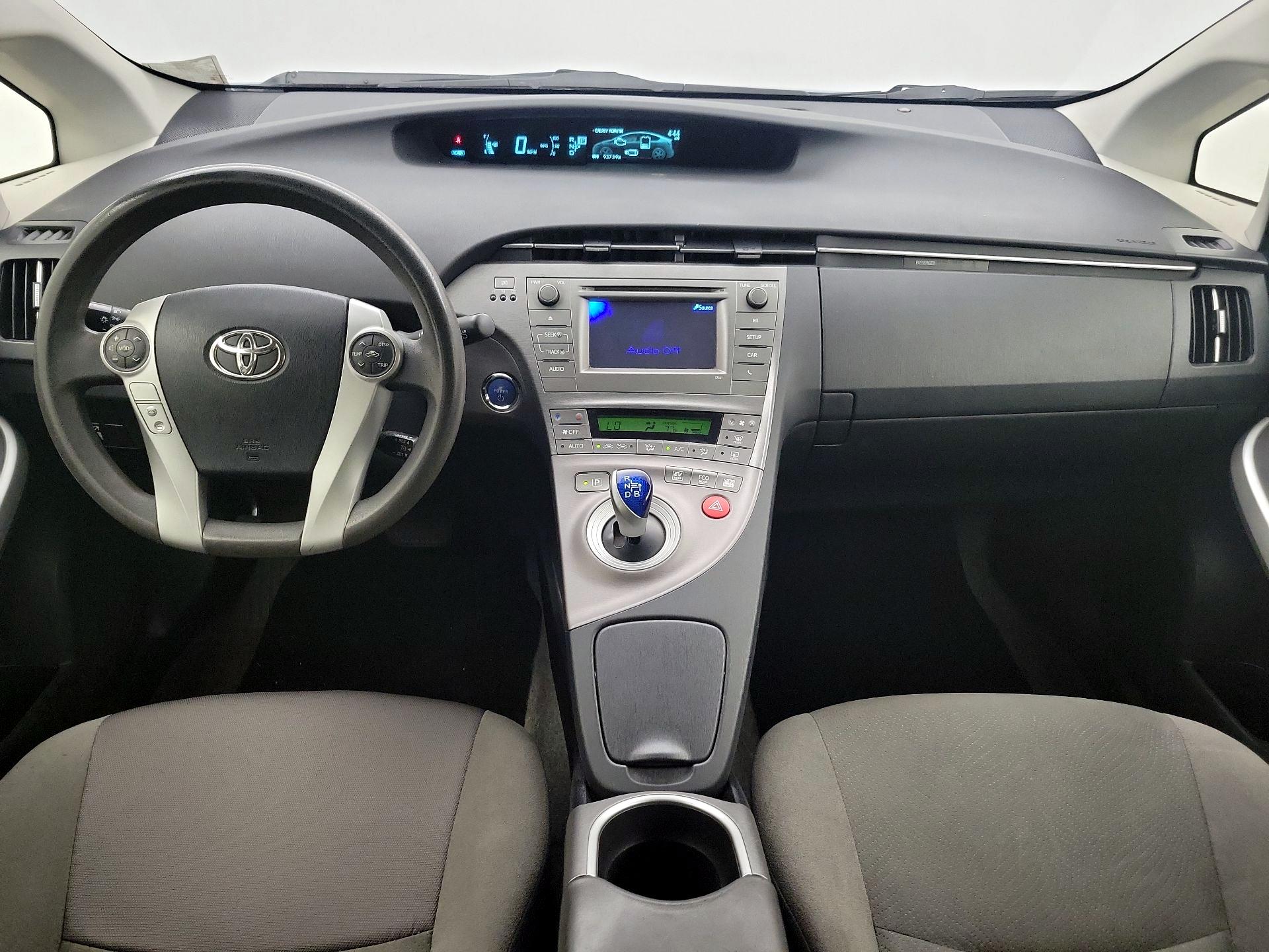 Thumbnail: 2015 Toyota Prius - 9