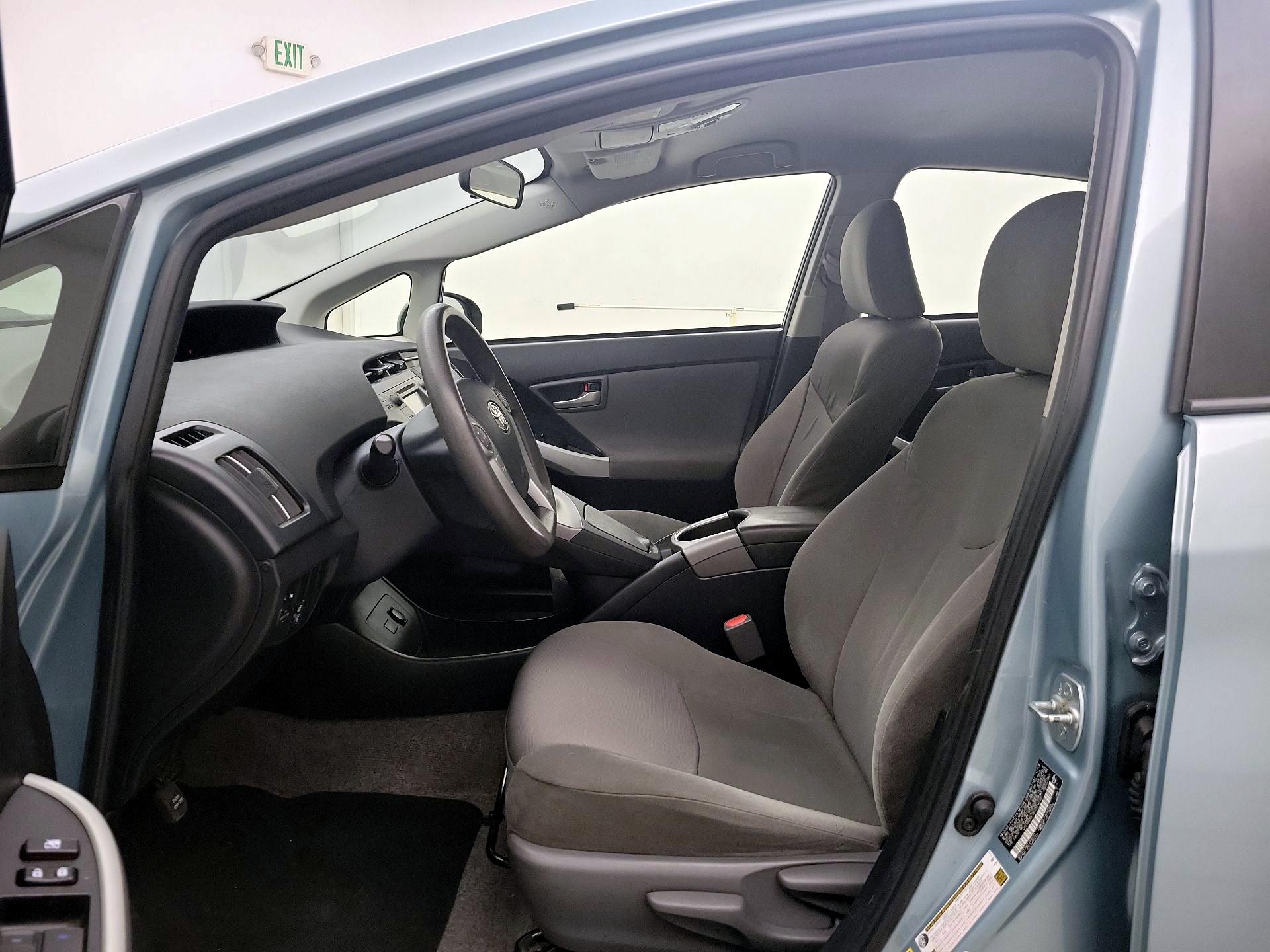 Thumbnail: 2015 Toyota Prius - 11