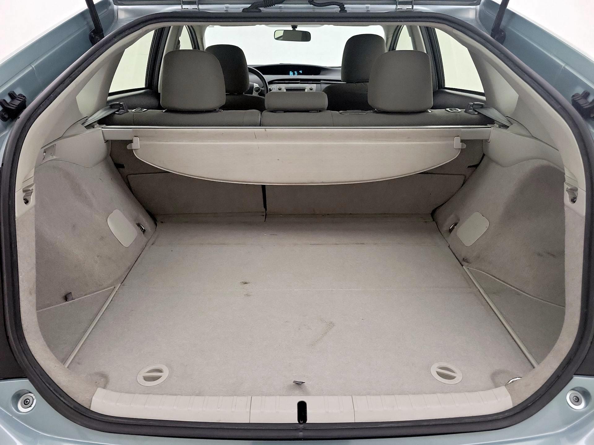 Thumbnail: 2015 Toyota Prius - 20