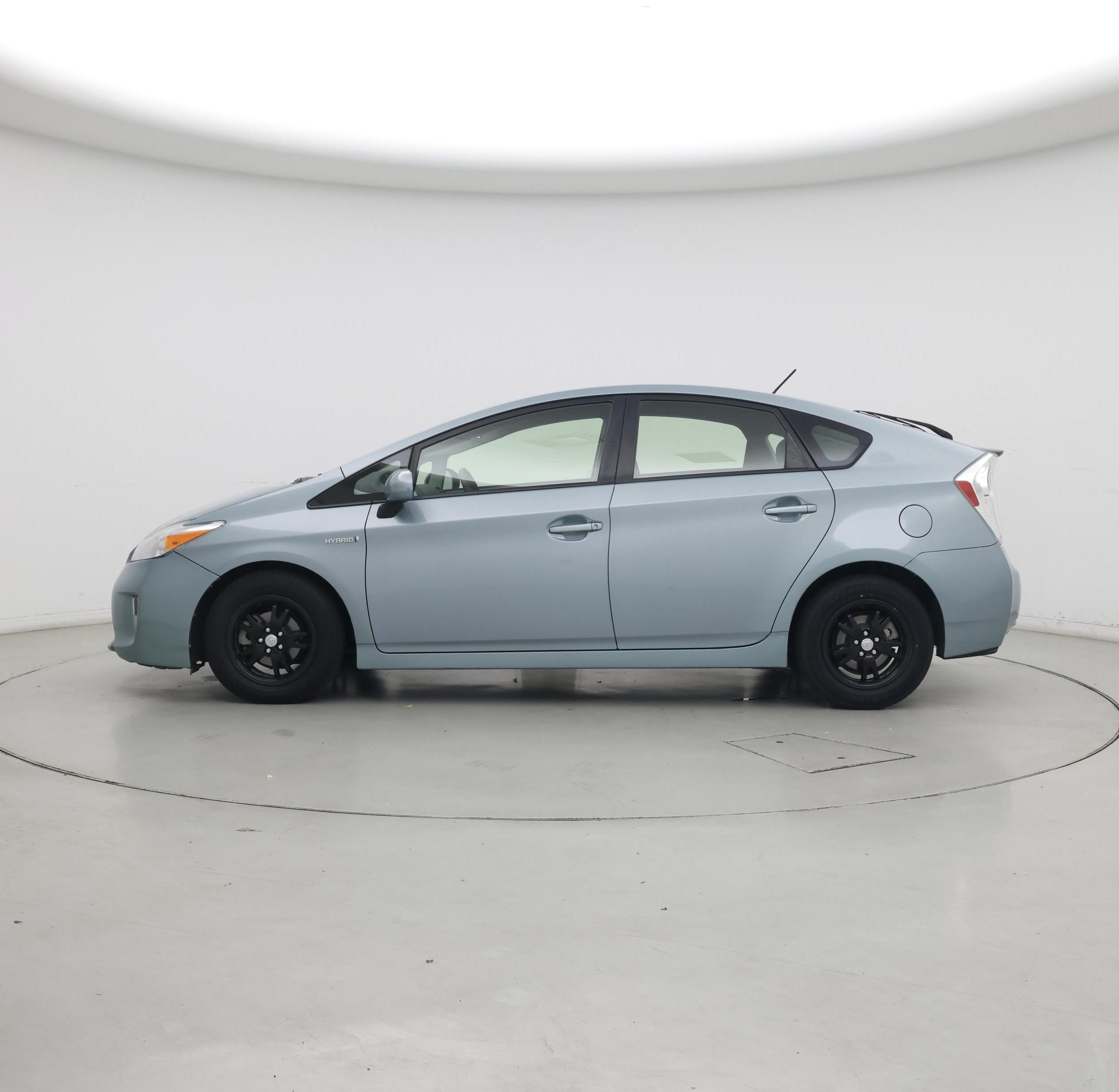 Thumbnail: 2015 Toyota Prius - 3