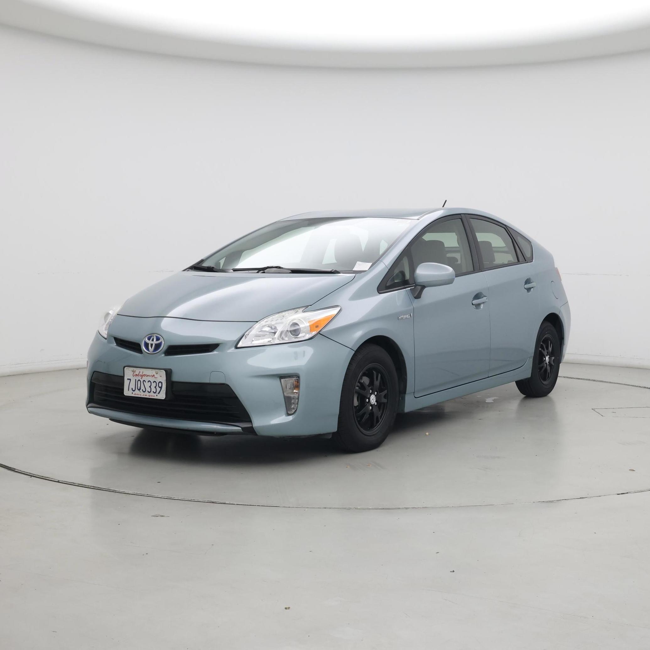 Thumbnail: 2015 Toyota Prius - 4