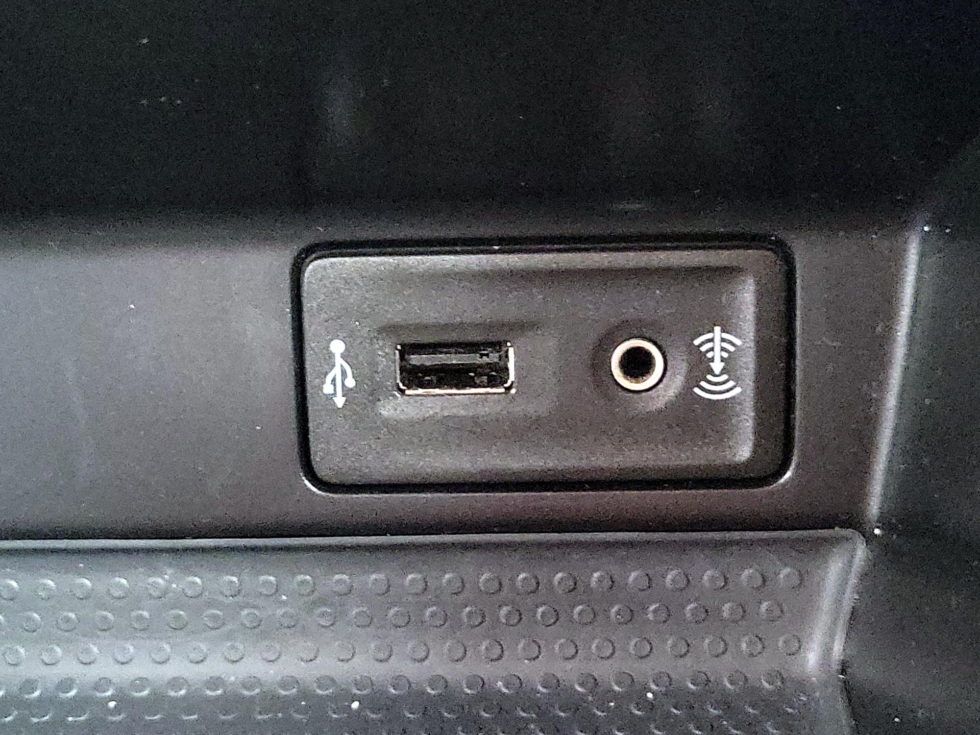 Thumbnail: 2017 Volkswagen Beetle - 18