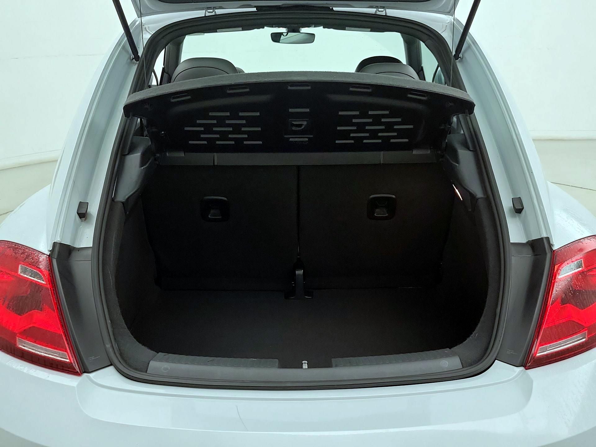 Thumbnail: 2017 Volkswagen Beetle - 20