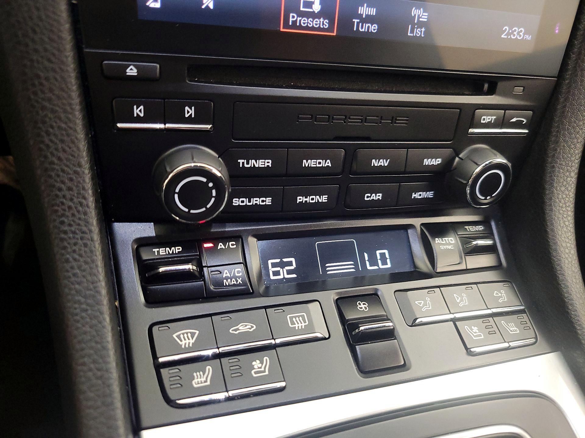 Thumbnail: 2023 Porsche 718 Boxster - 16