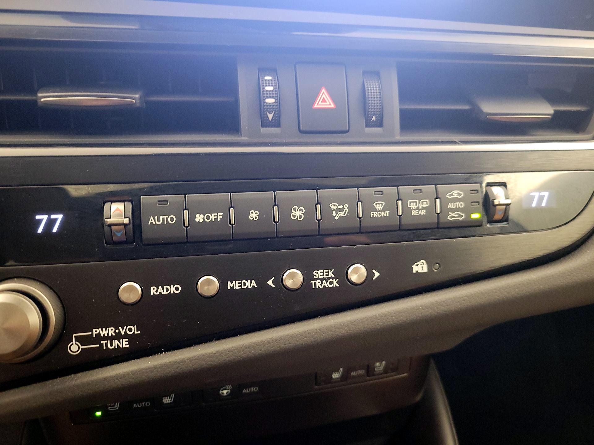 Thumbnail: 2023 Lexus ES - 15