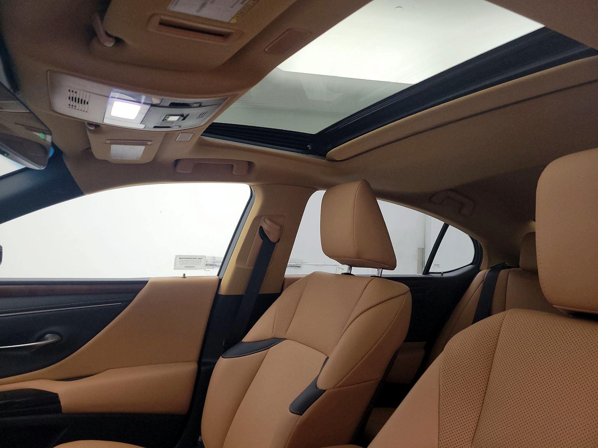 Thumbnail: 2023 Lexus ES - 17