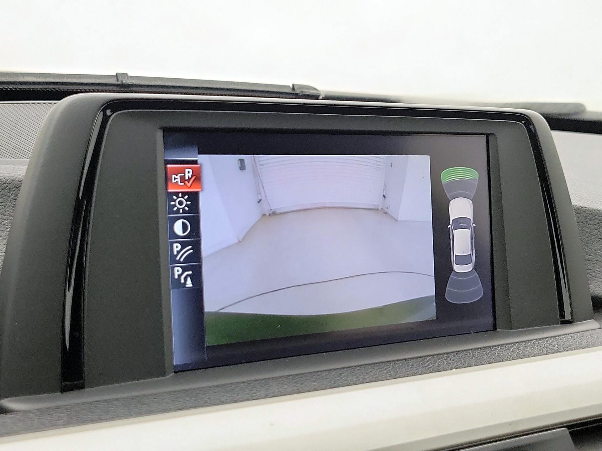 Thumbnail: 2016 BMW 3 Series - 14