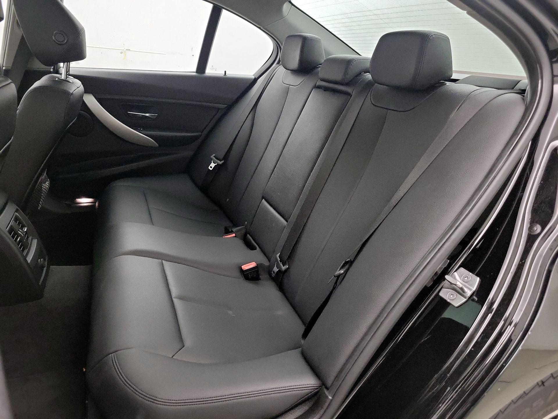 Thumbnail: 2016 BMW 3 Series - 19