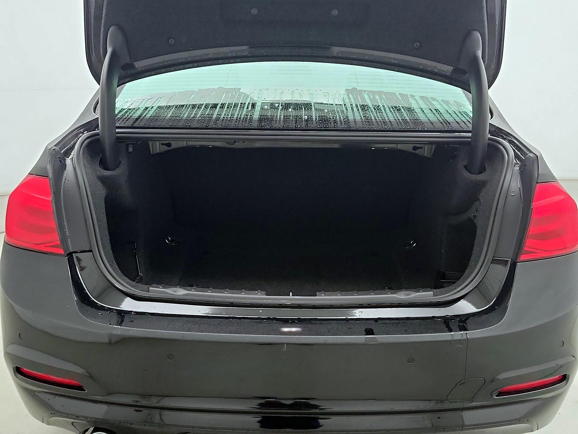 Thumbnail: 2016 BMW 3 Series - 20