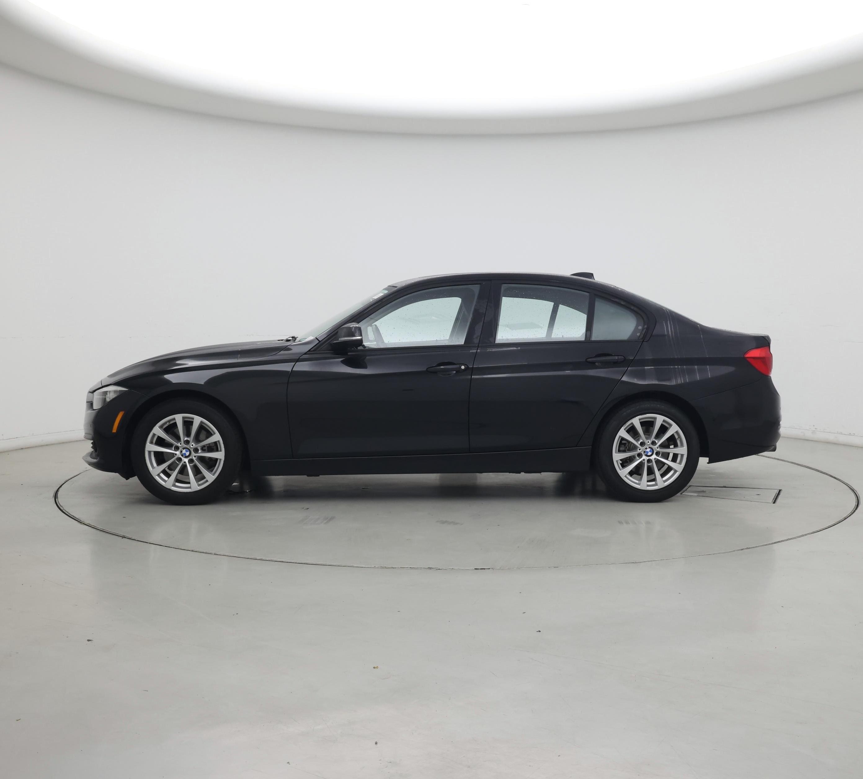 Thumbnail: 2016 BMW 3 Series - 3