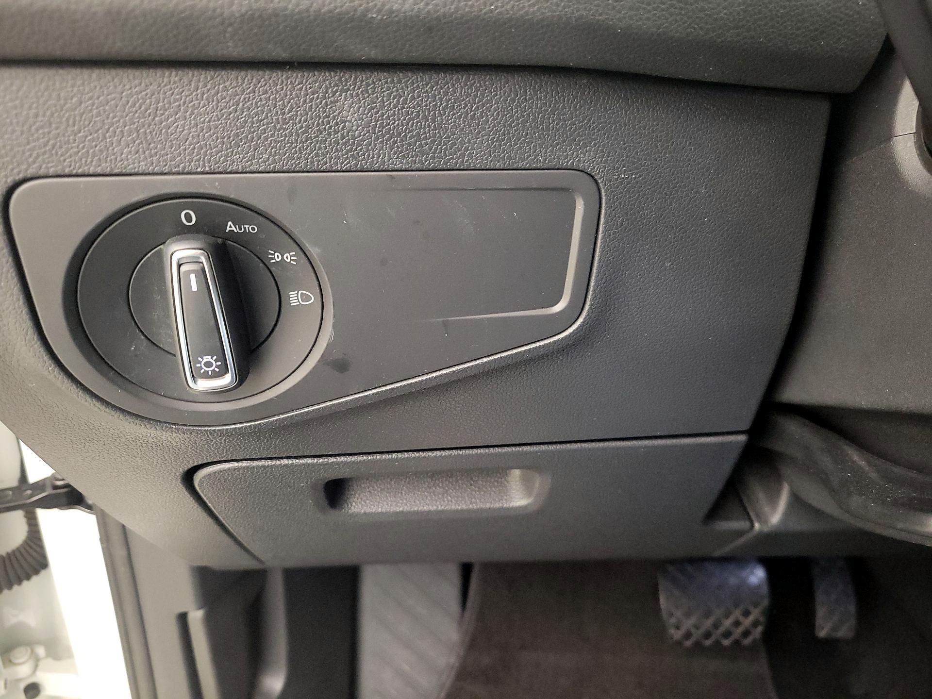 Thumbnail: 2024 Volkswagen Tiguan - 13