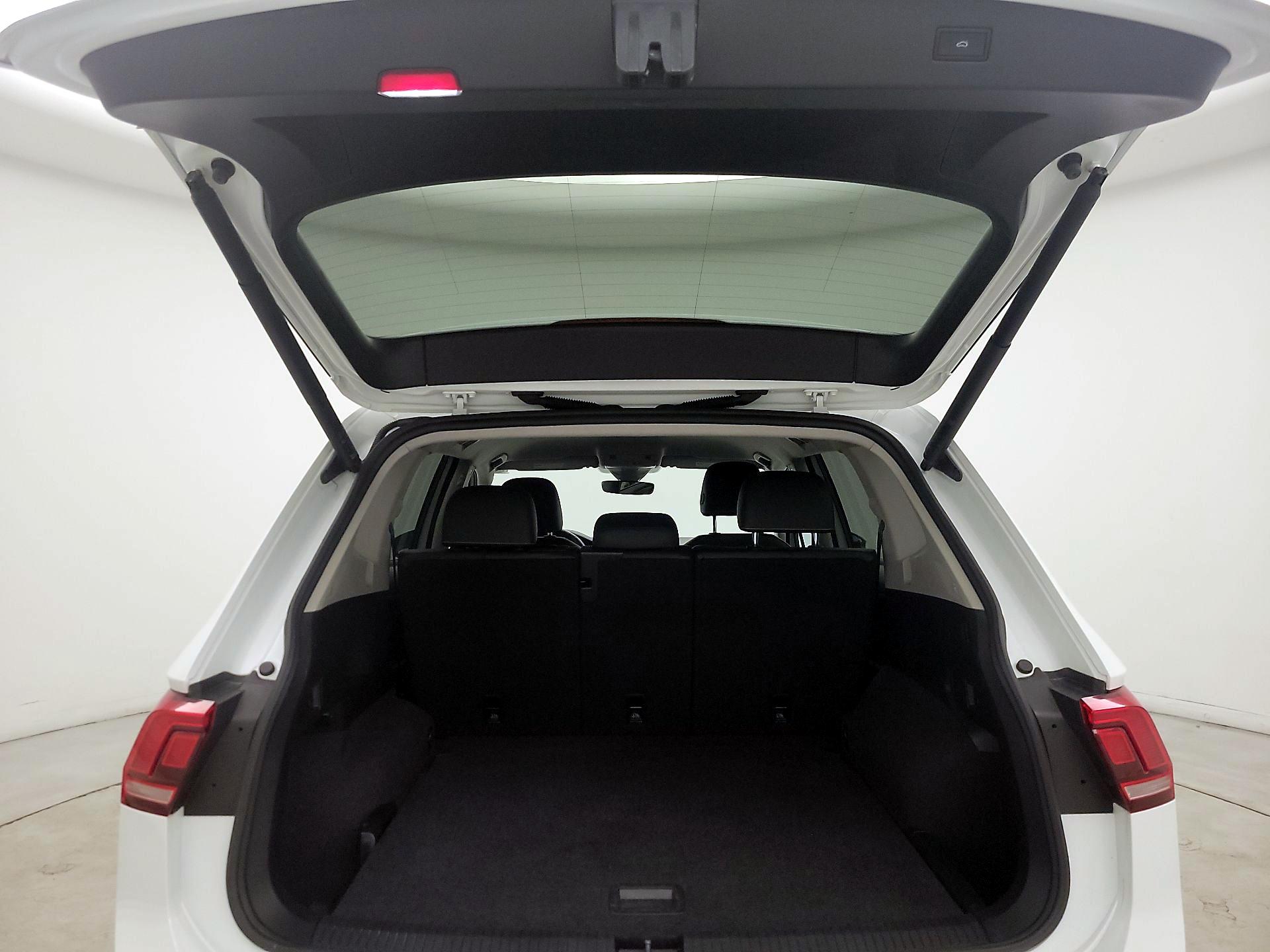 Thumbnail: 2024 Volkswagen Tiguan - 20