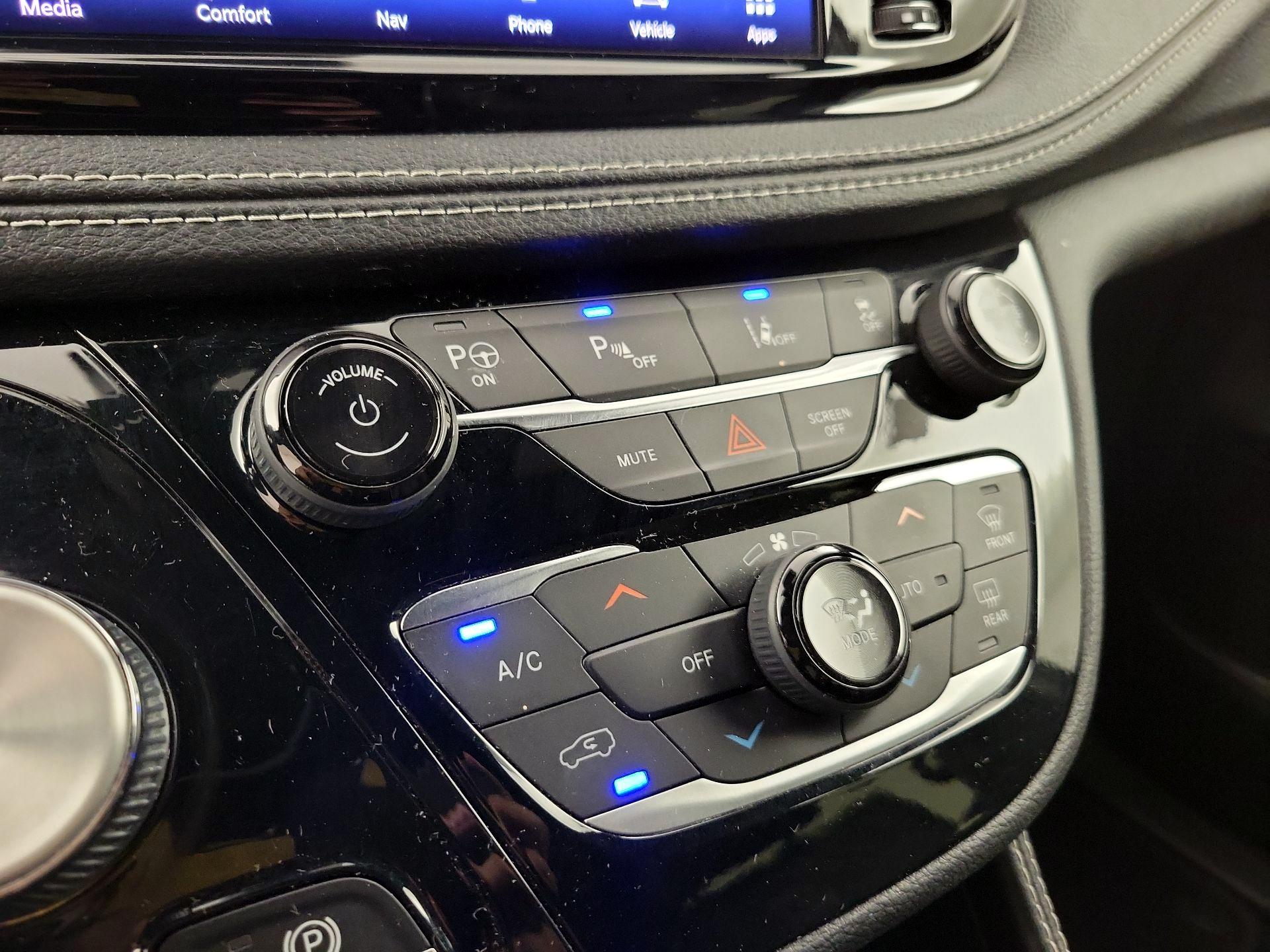 Thumbnail: 2021 Chrysler Pacifica - 16