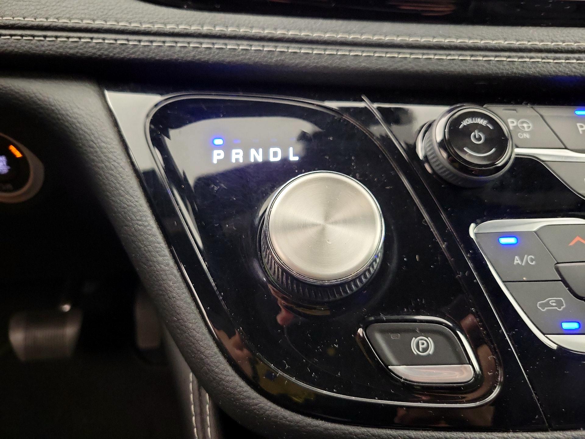 Thumbnail: 2021 Chrysler Pacifica - 17