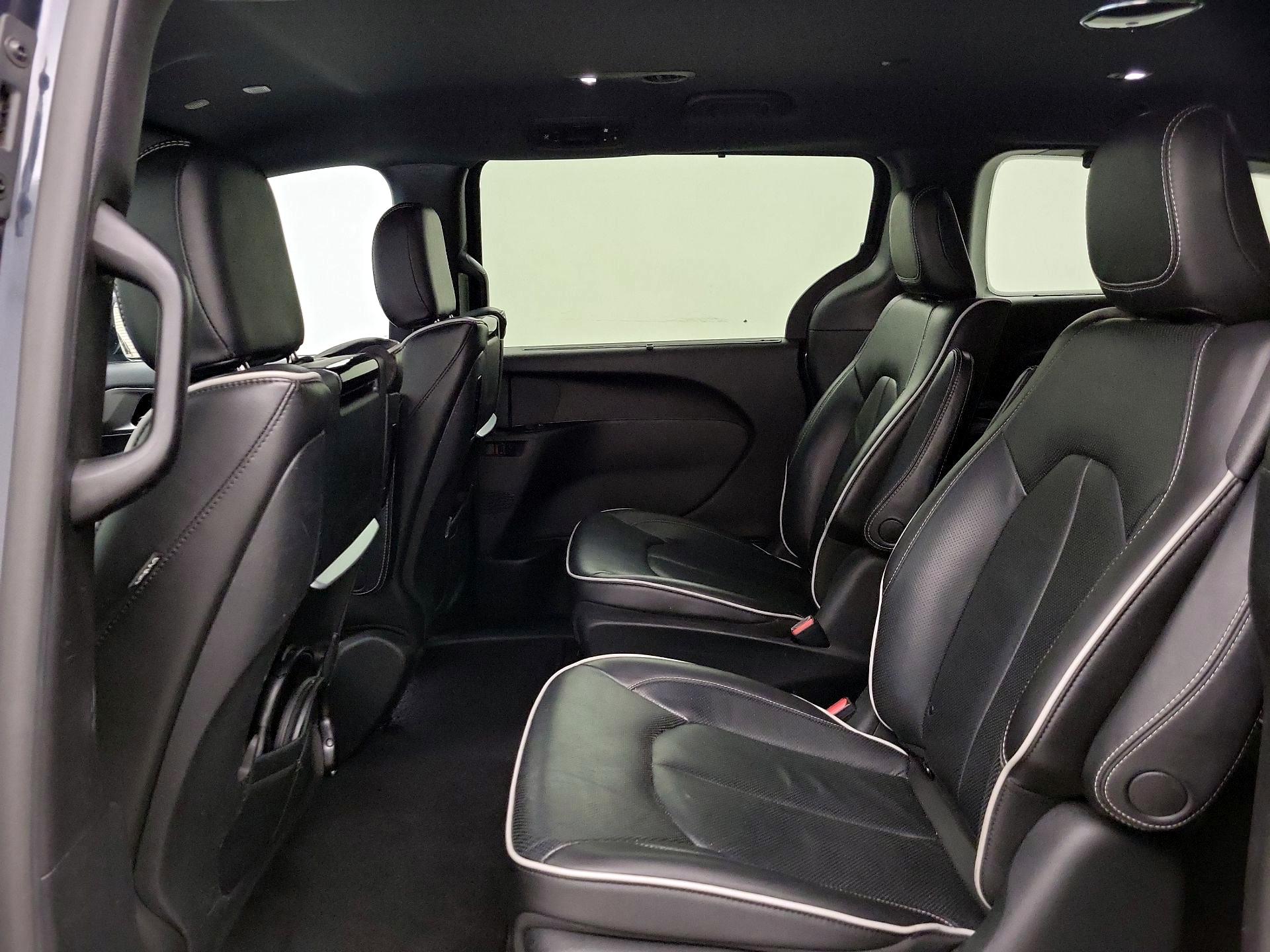 Thumbnail: 2021 Chrysler Pacifica - 19