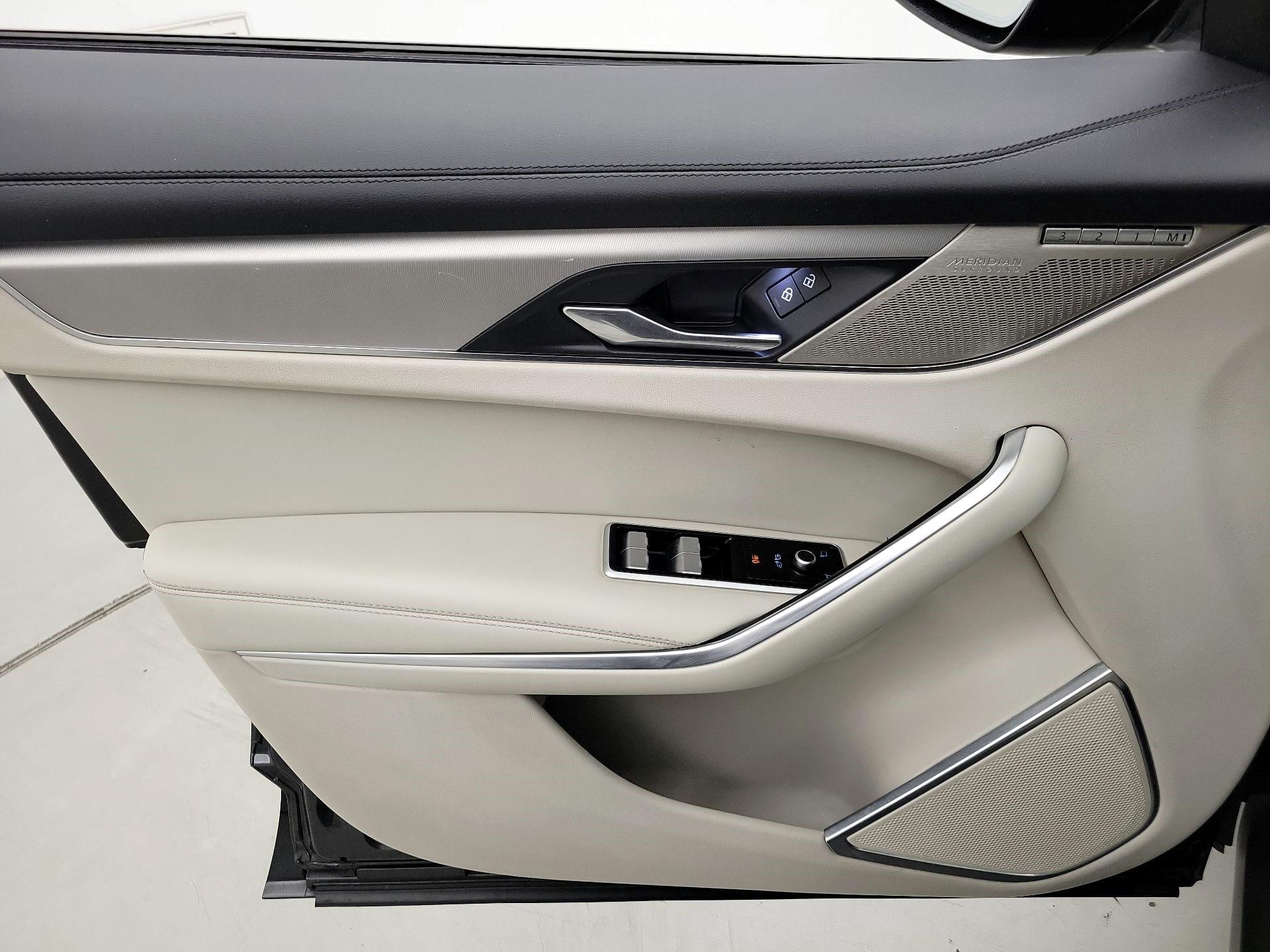 Thumbnail: 2022 Jaguar F-Pace - 12