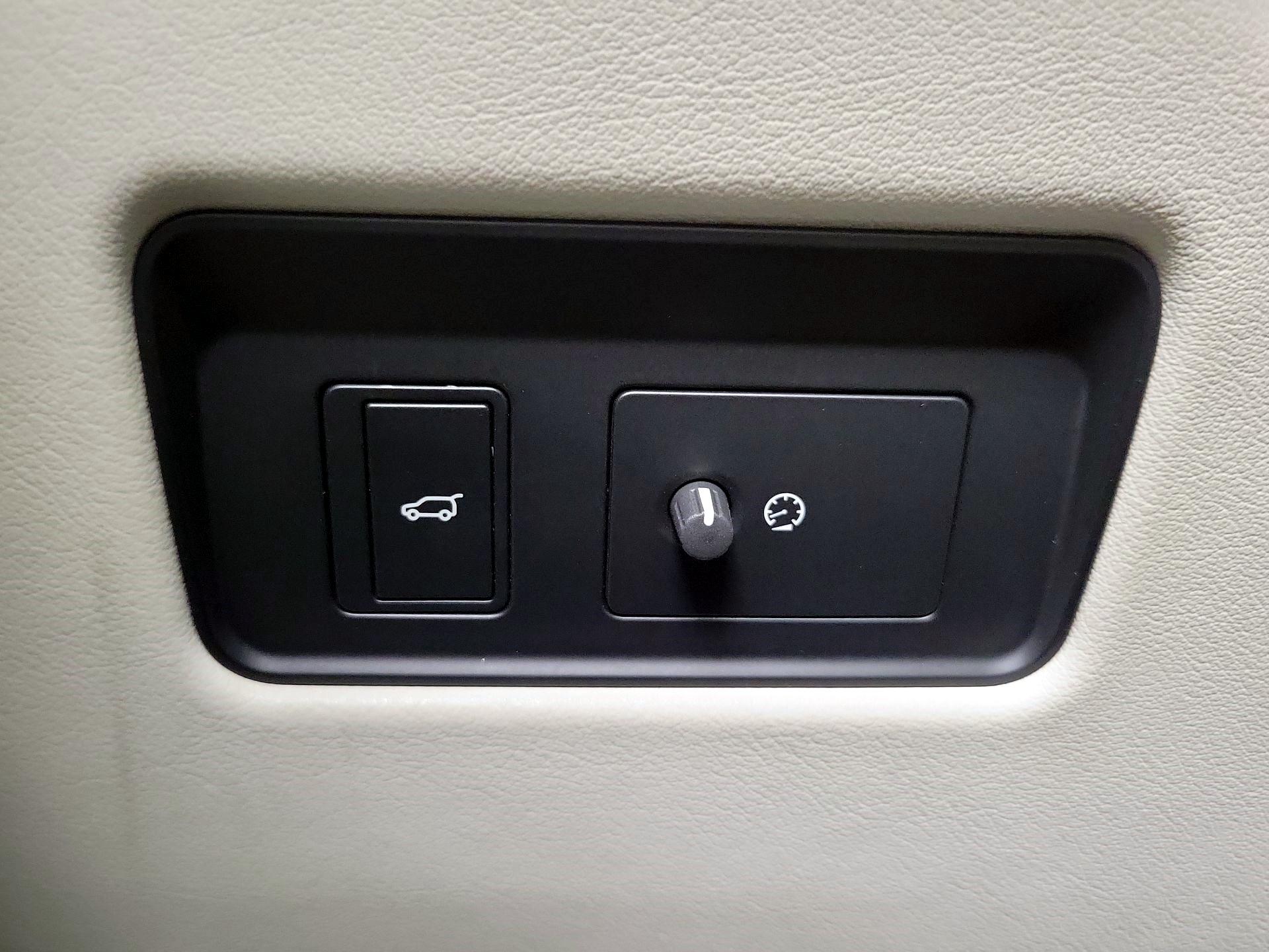 Thumbnail: 2022 Jaguar F-Pace - 13