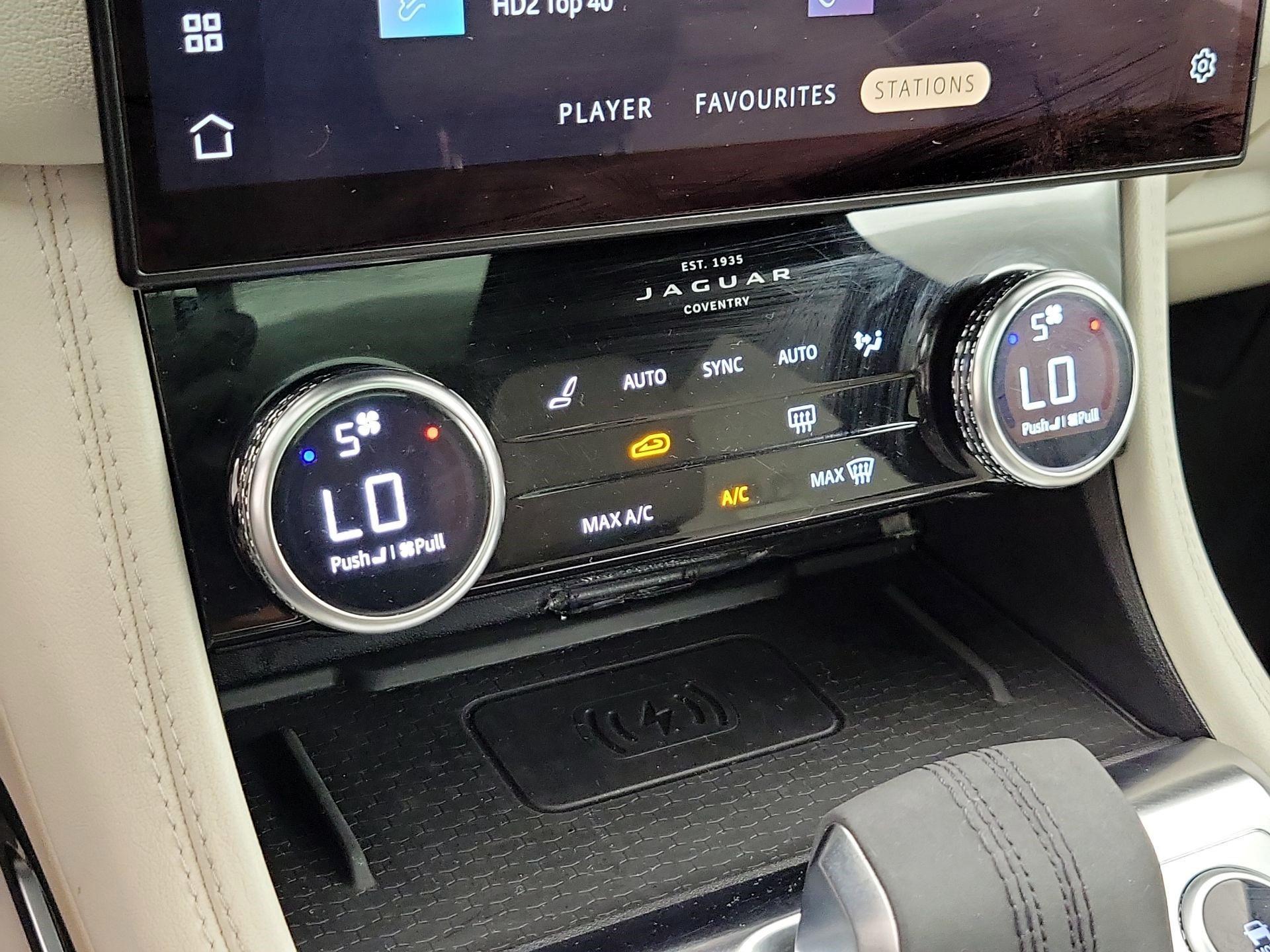 Thumbnail: 2022 Jaguar F-Pace - 17