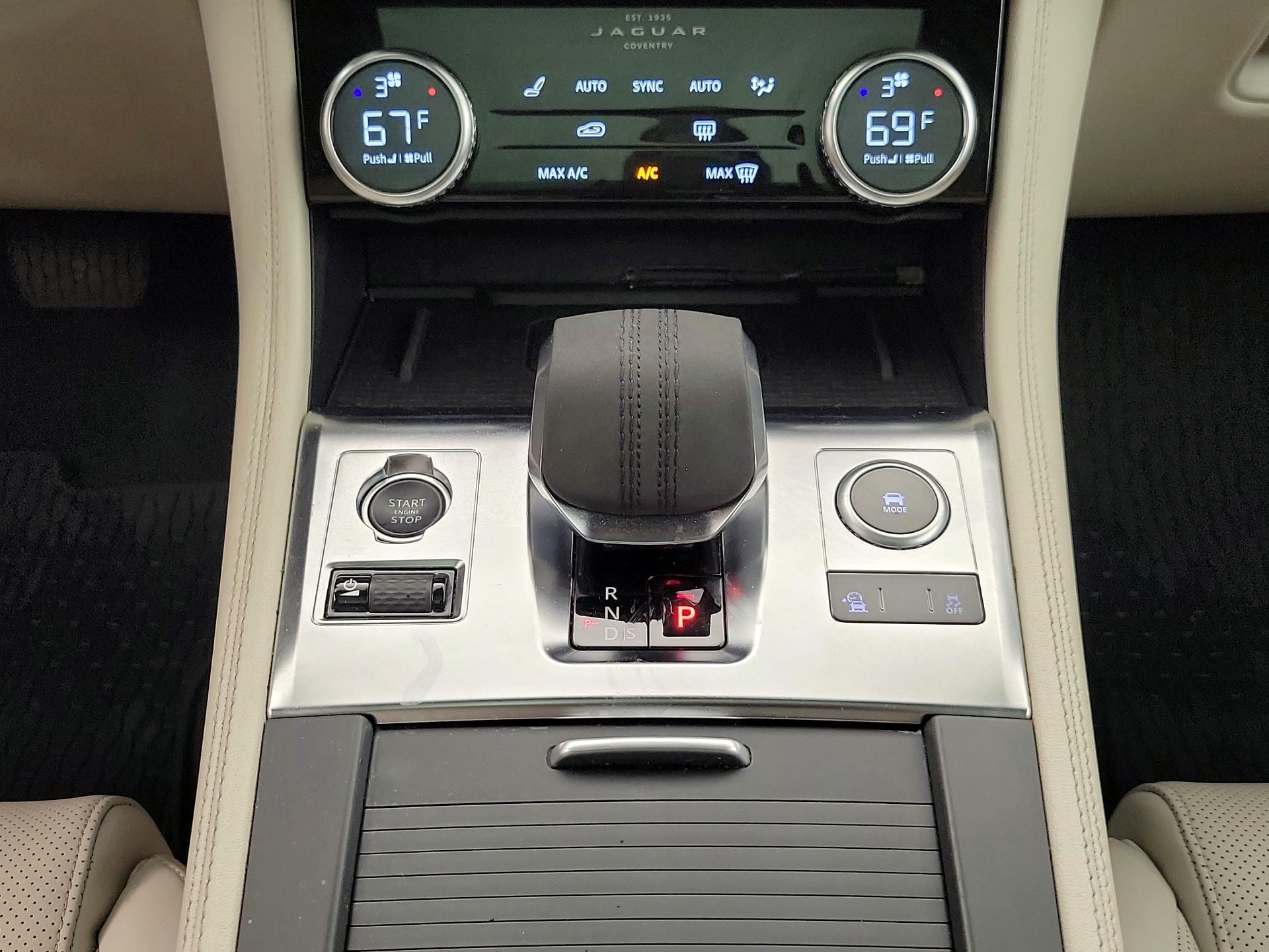 Thumbnail: 2022 Jaguar F-Pace - 18