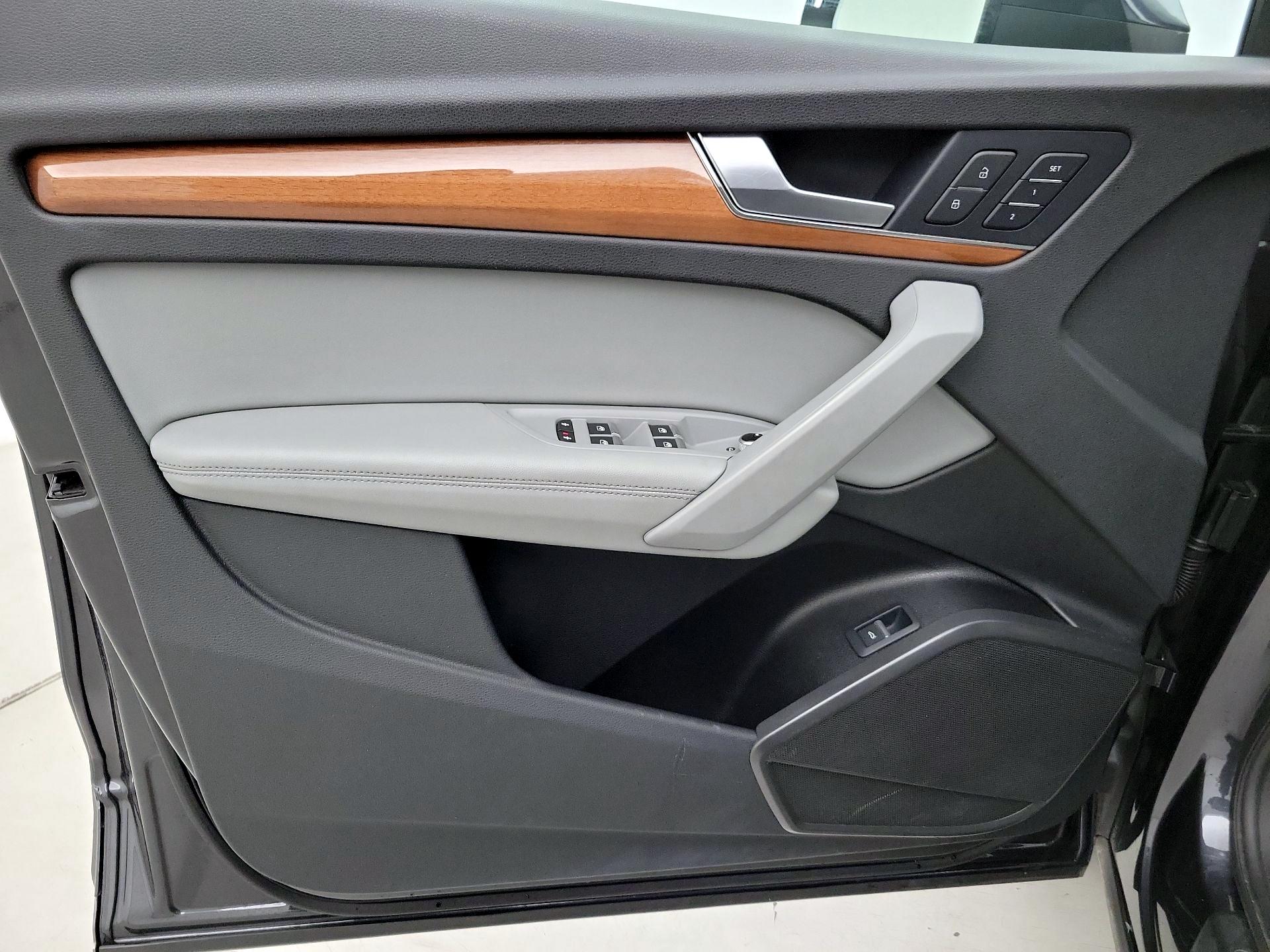 Thumbnail: 2021 Audi Q5 - 12