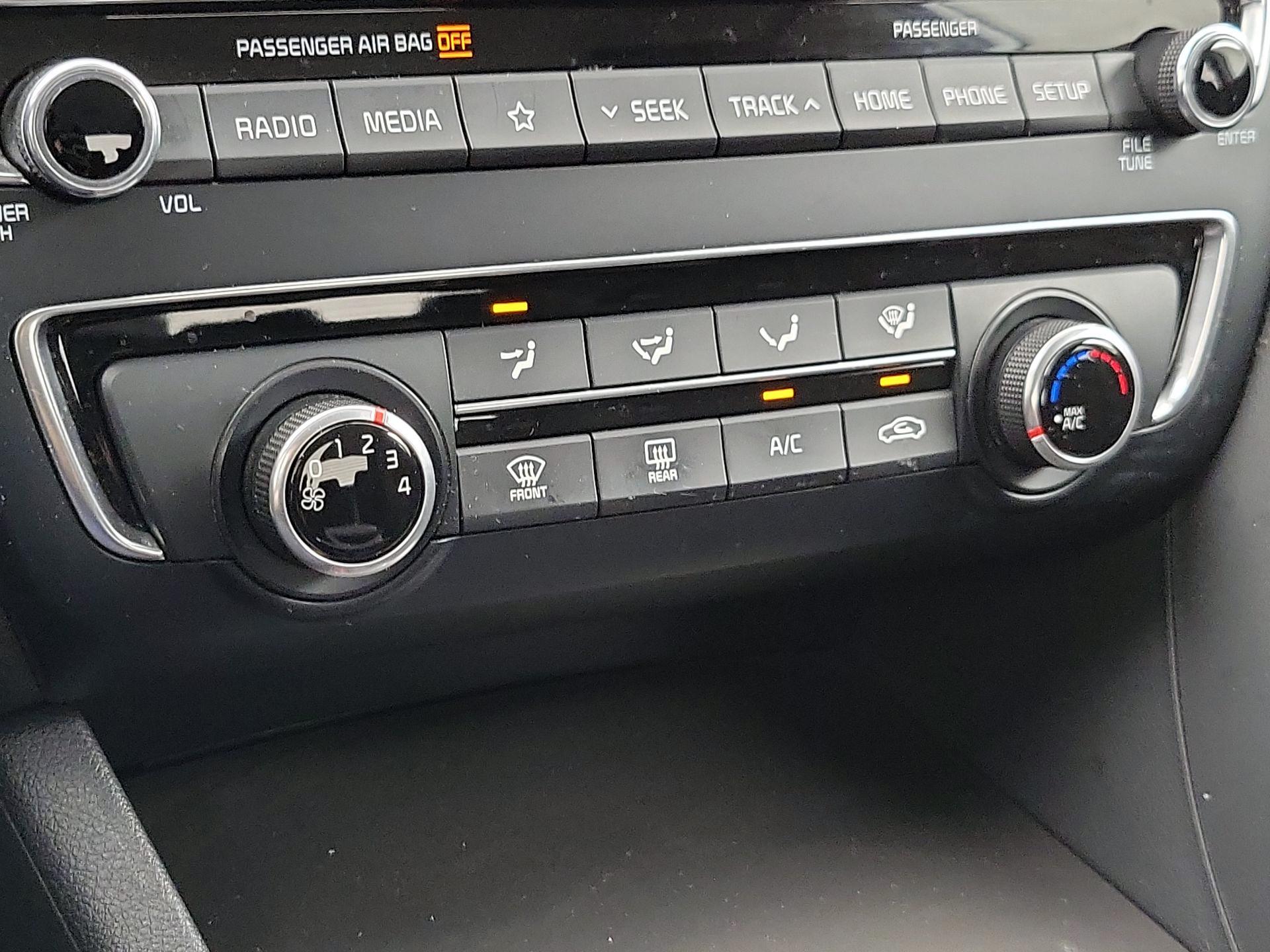 Thumbnail: 2020 Kia Optima - 16