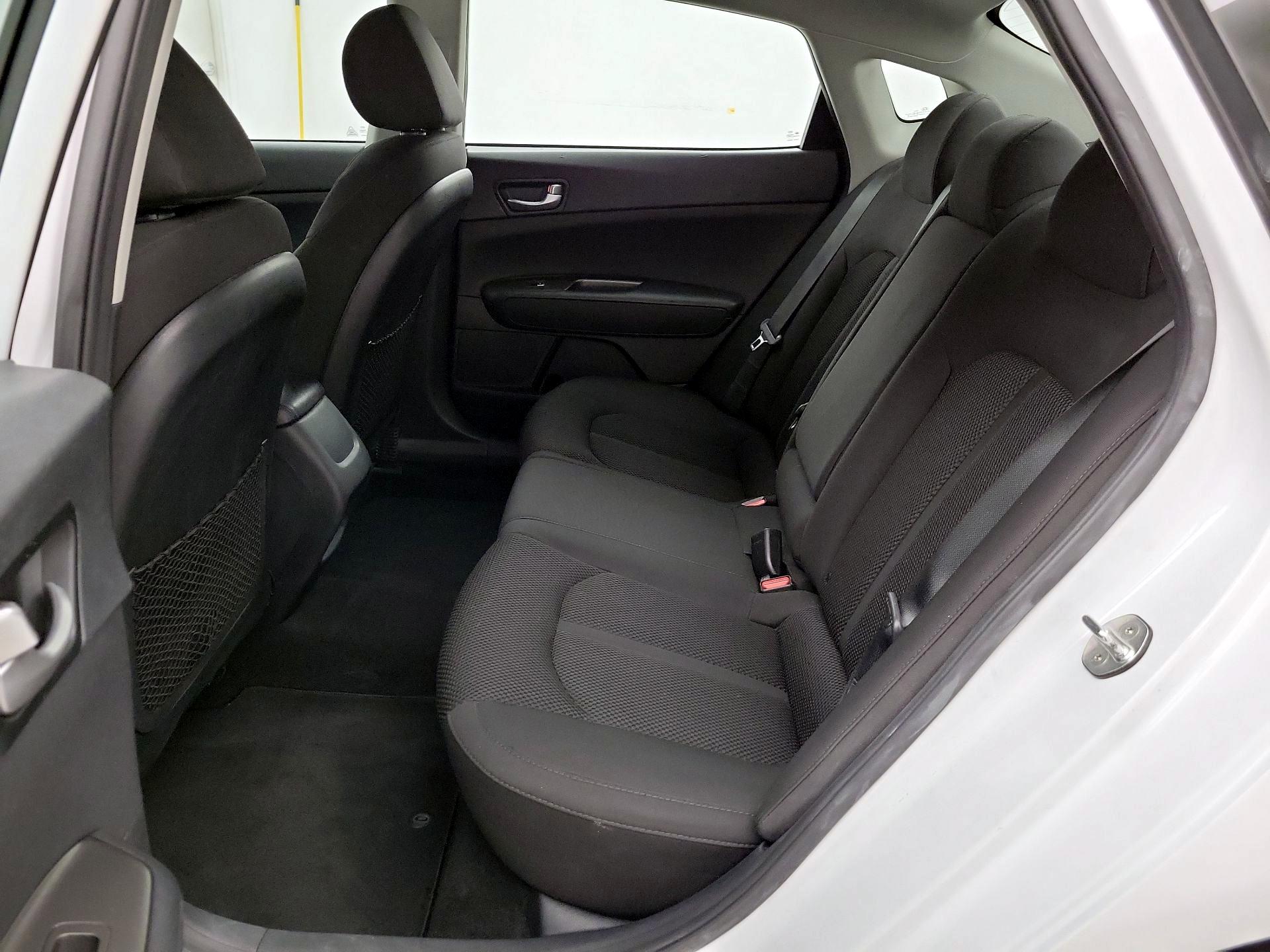 Thumbnail: 2020 Kia Optima - 19