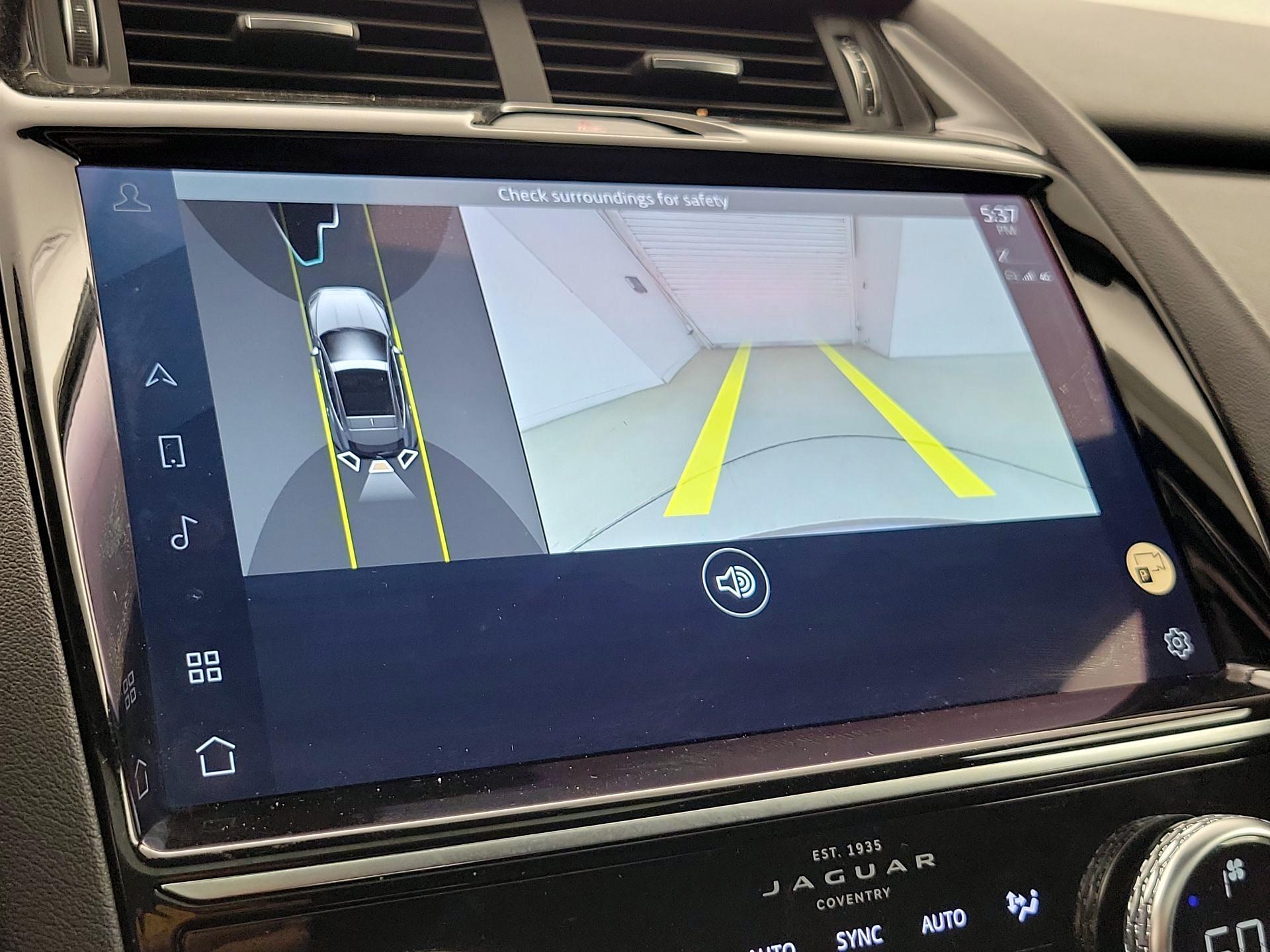 Thumbnail: 2022 Jaguar E-Pace - 15